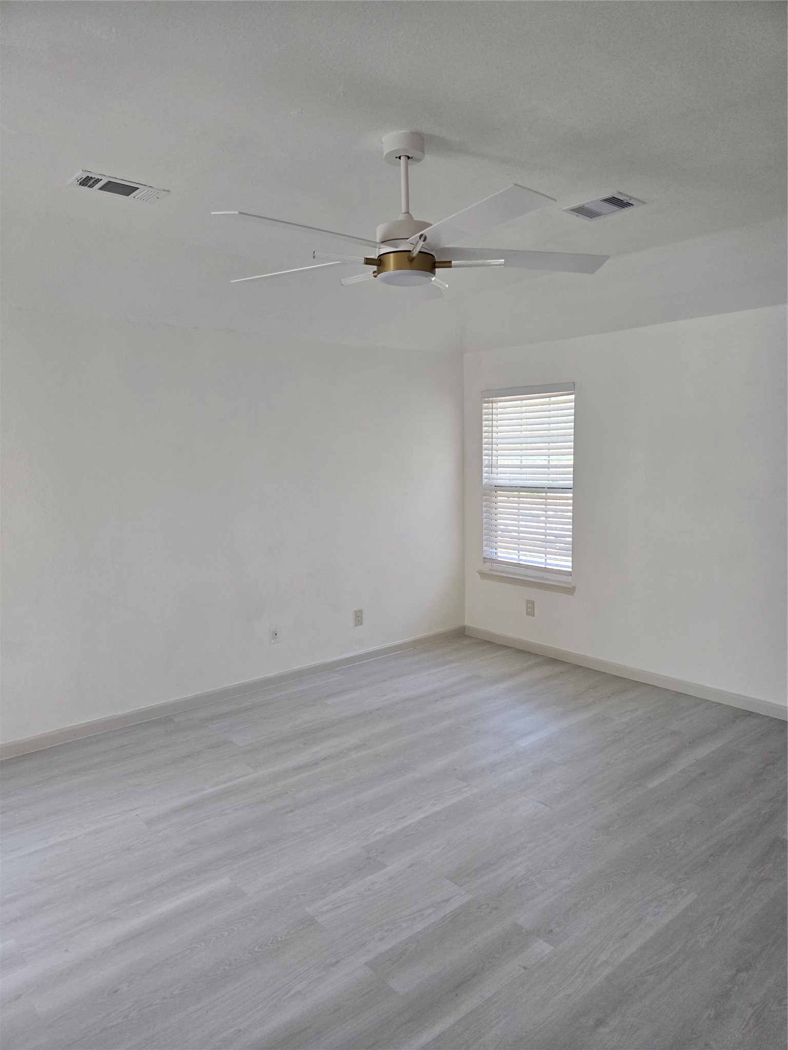 16203 Dryberry Property Photo 5