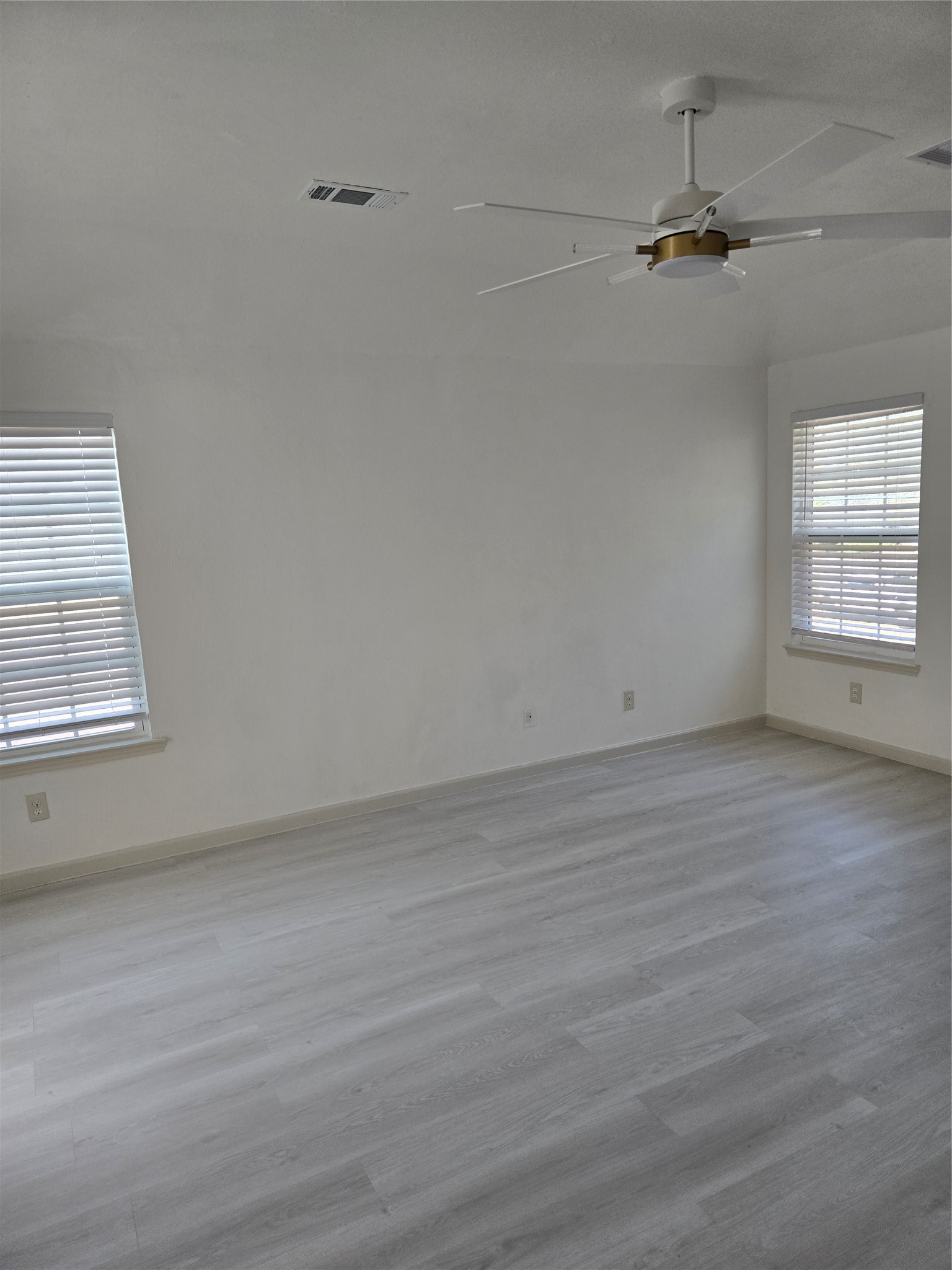 16203 Dryberry Property Photo 6