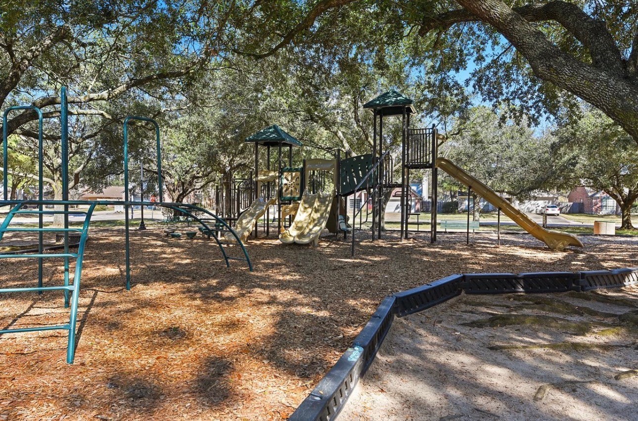16906 Scenic Lakes Way Property Photo 7