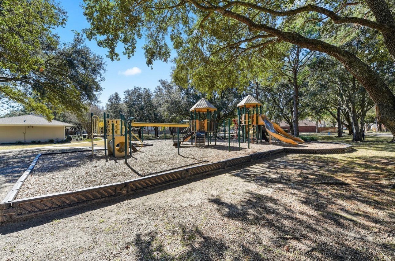 16906 Scenic Lakes Way Property Photo 8
