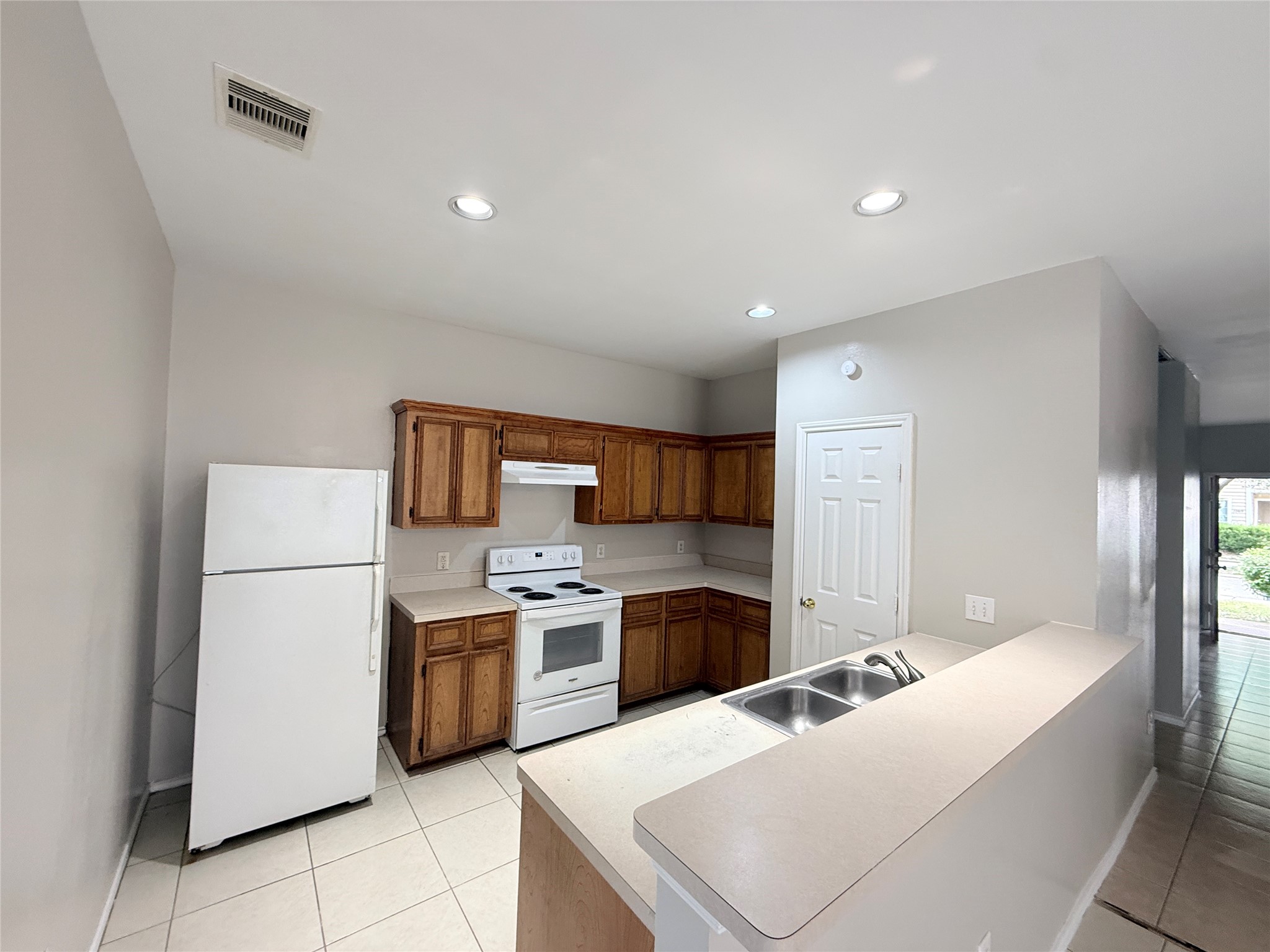 12818 Magenta Oaks Drive Property Photo 23