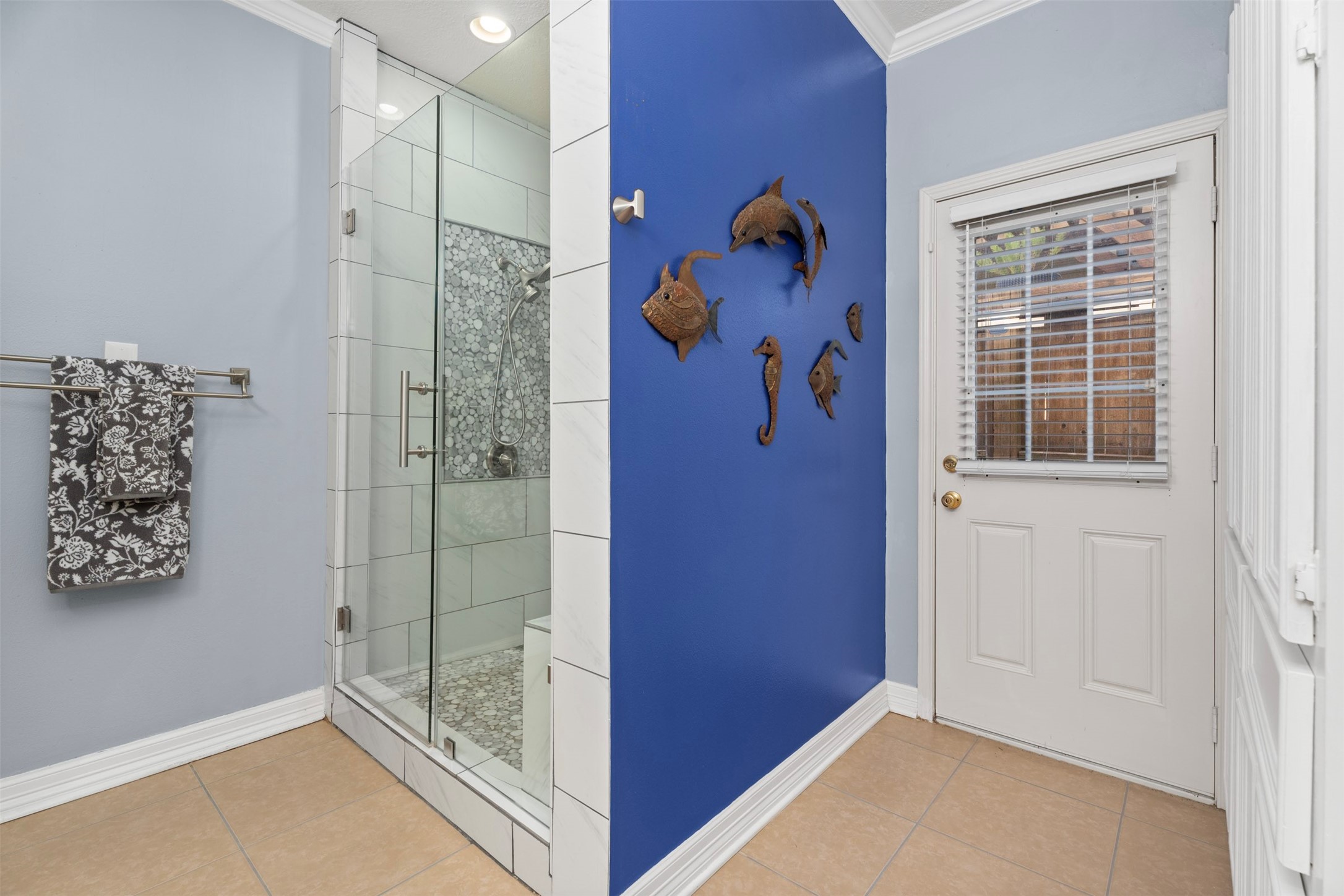 7671 Ameswood Road Property Photo 24