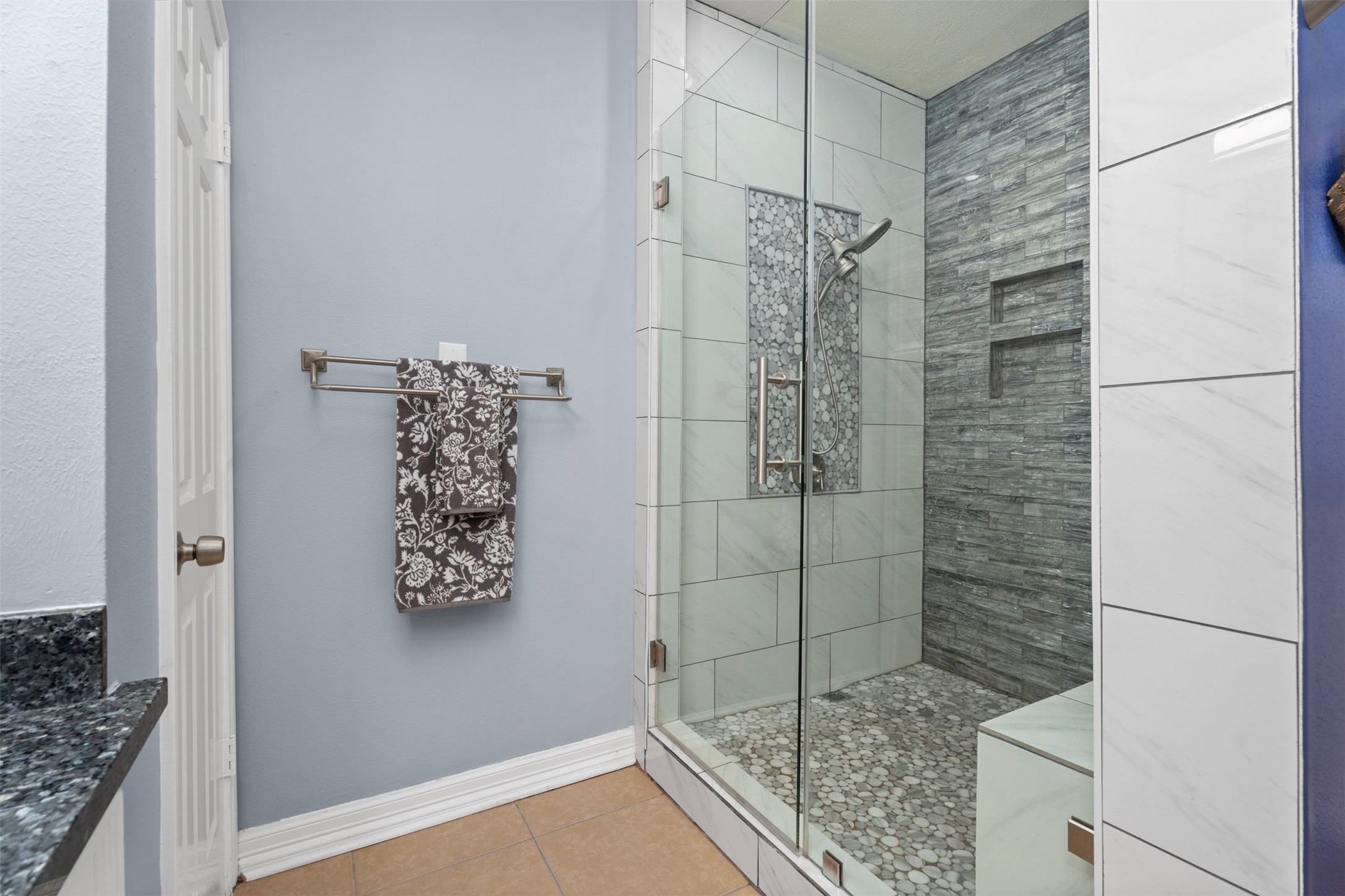 7671 Ameswood Road Property Photo 25