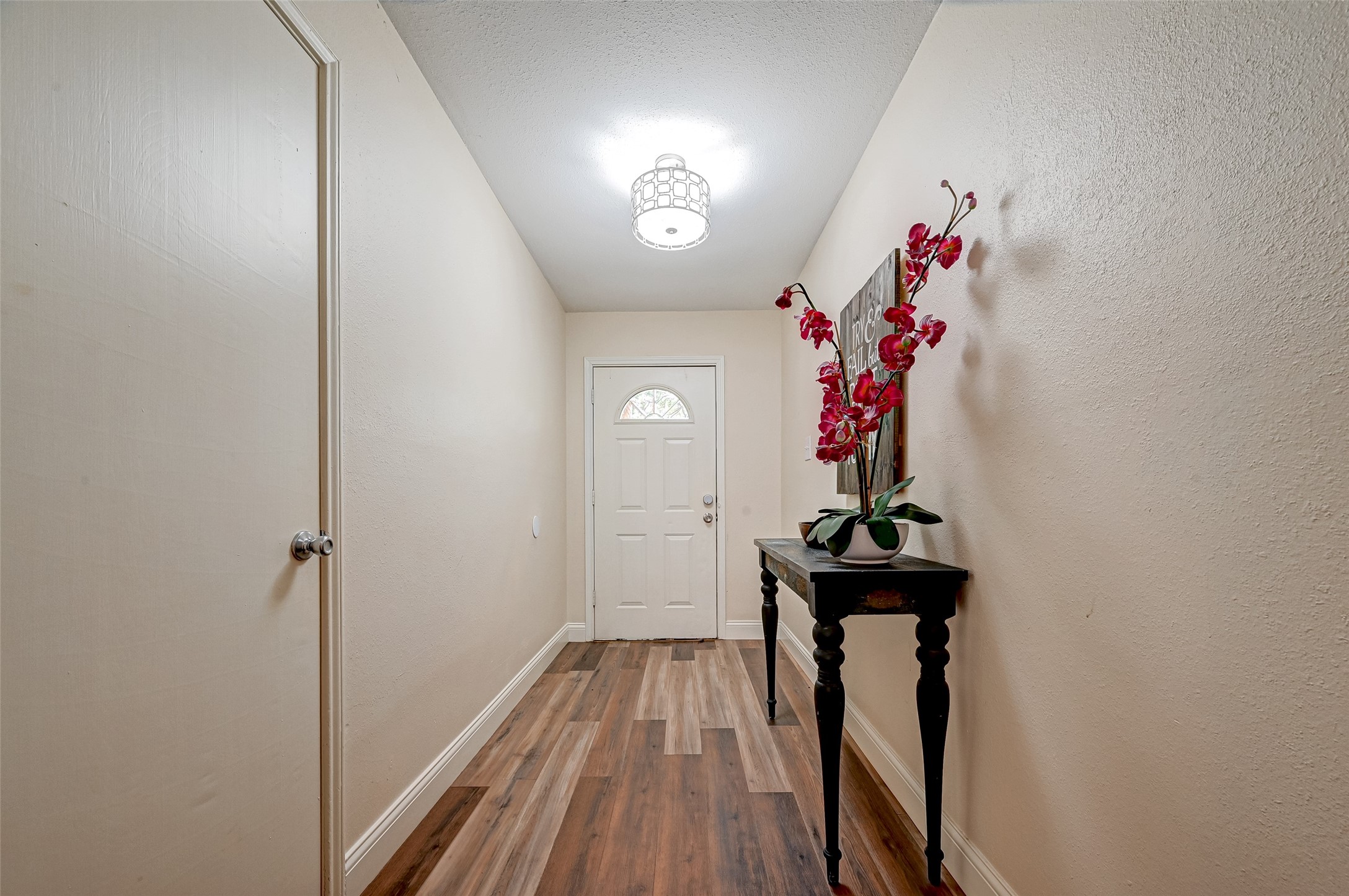3903 Hermitage Hollow Lane Property Photo 3