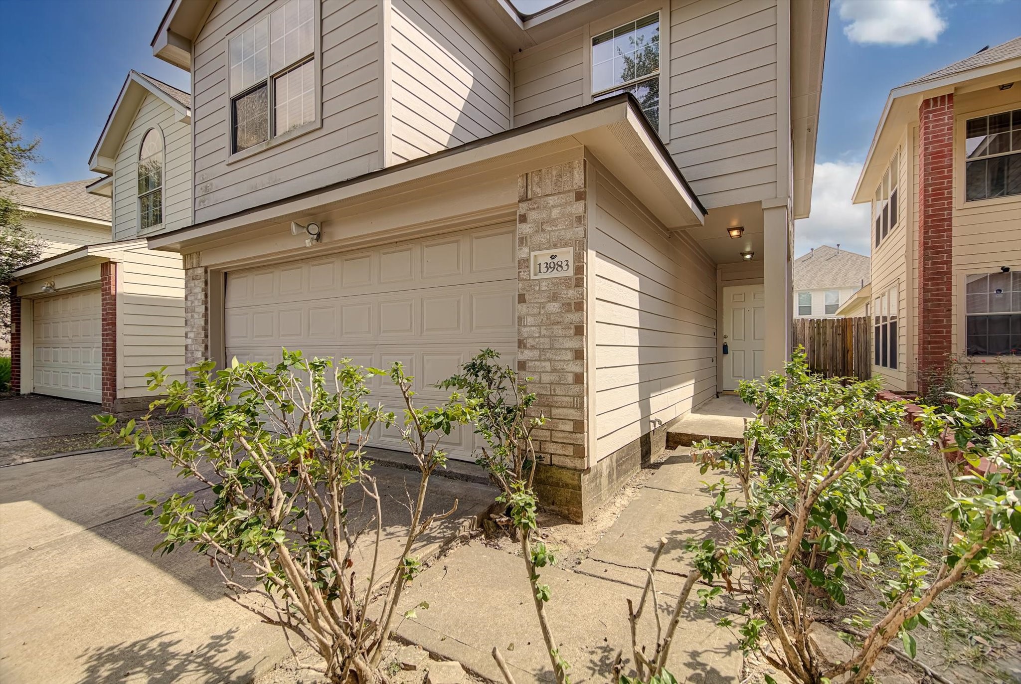 13983 Maximos Drive Property Photo 2