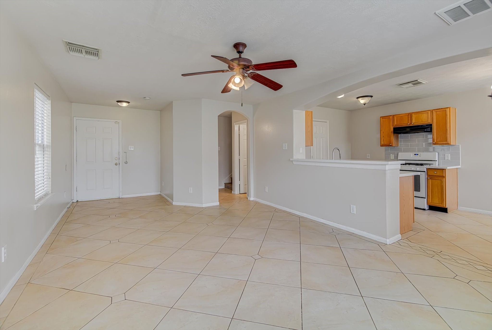 13983 Maximos Drive Property Photo 4