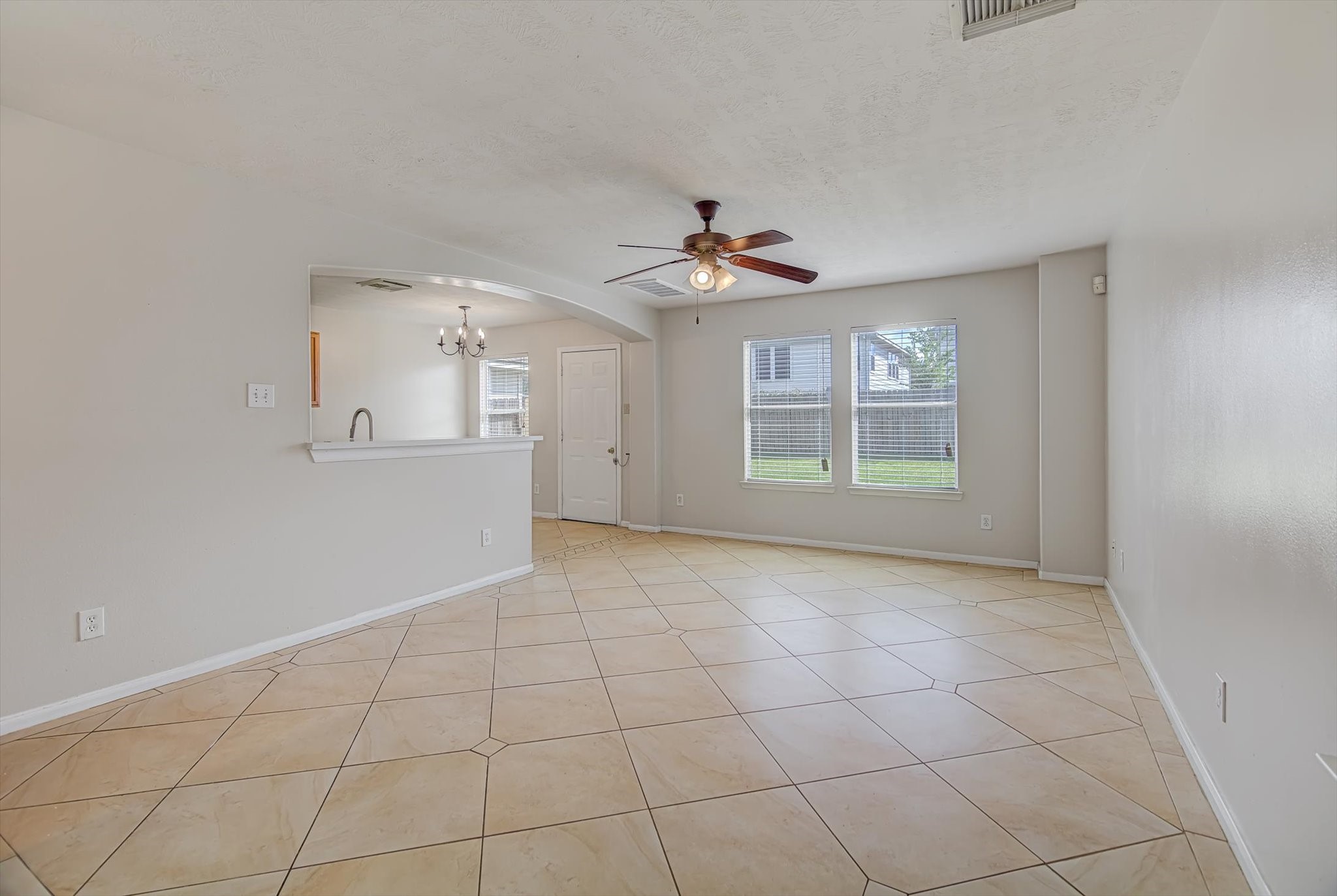 13983 Maximos Drive Property Photo 5