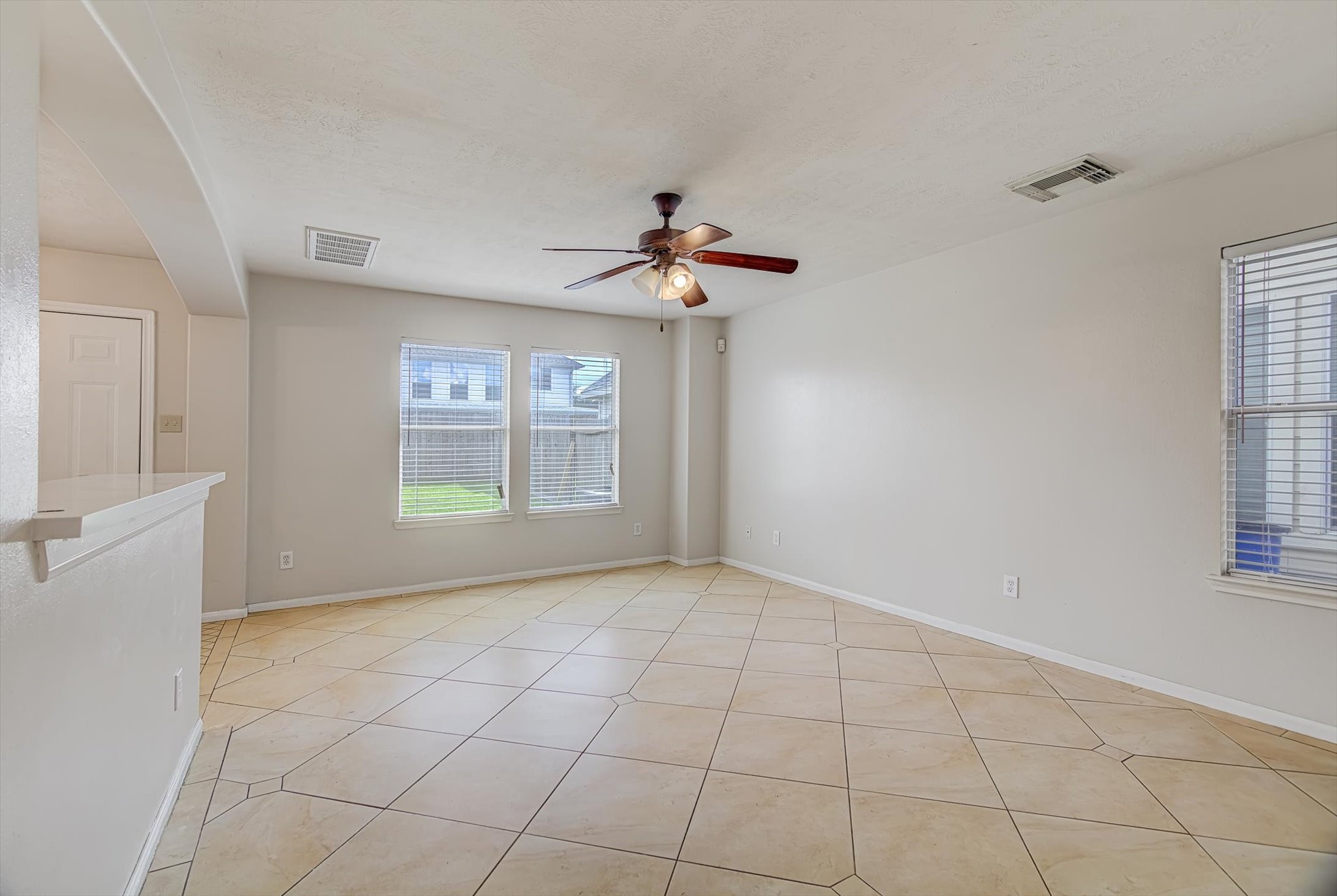 13983 Maximos Drive Property Photo 6