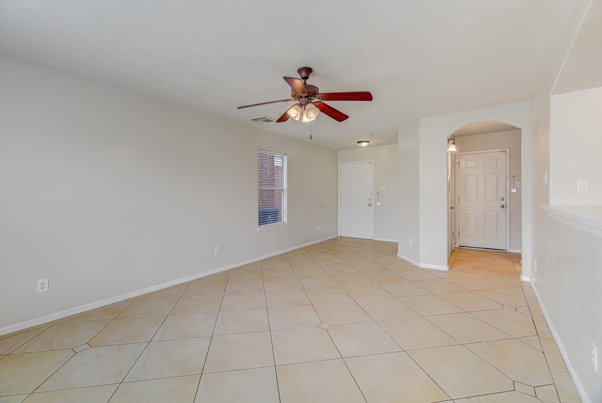 13983 Maximos Drive Property Photo 7