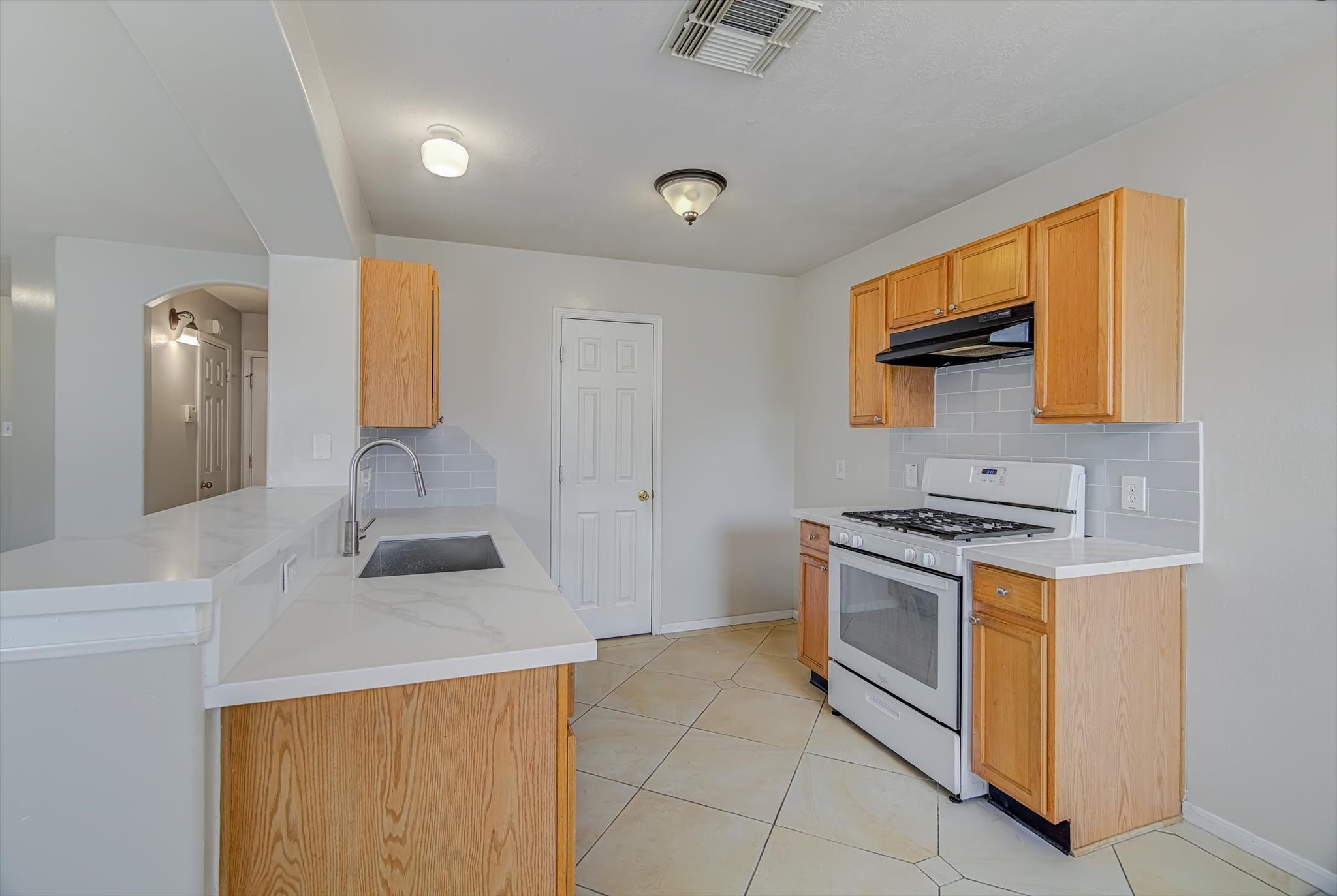 13983 Maximos Drive Property Photo 10