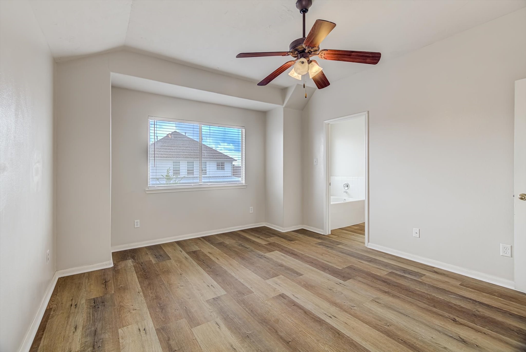 13983 Maximos Drive Property Photo 18
