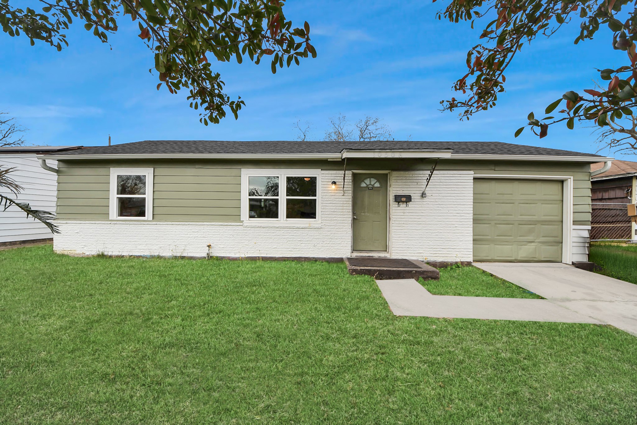 10506 Sierra Drive Property Photo 1