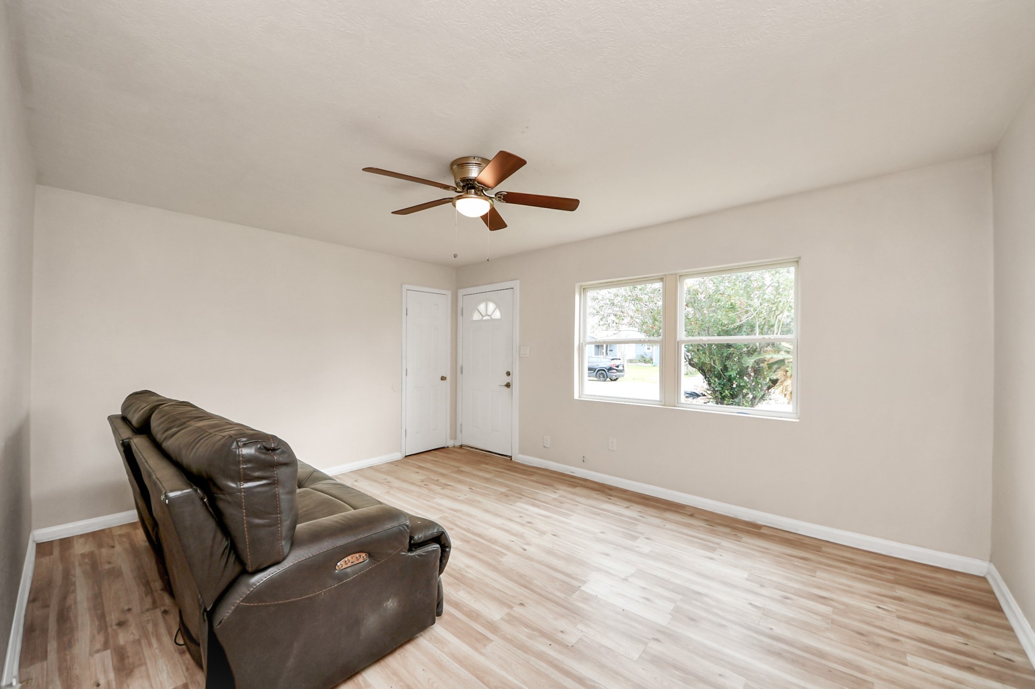 10506 Sierra Drive Property Photo 12