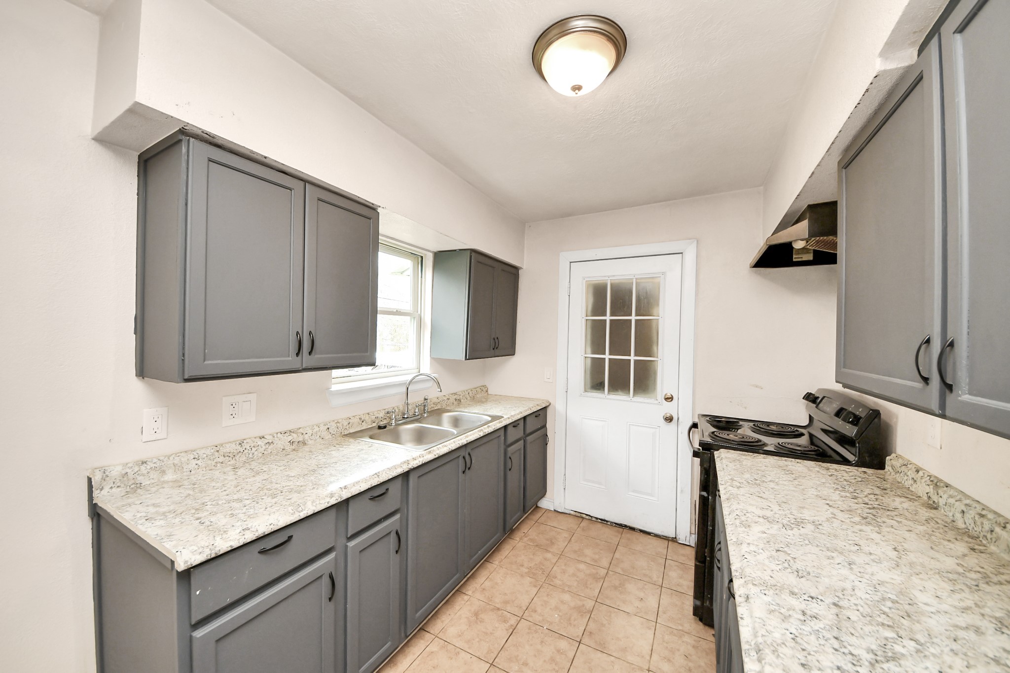 10506 Sierra Drive Property Photo 20