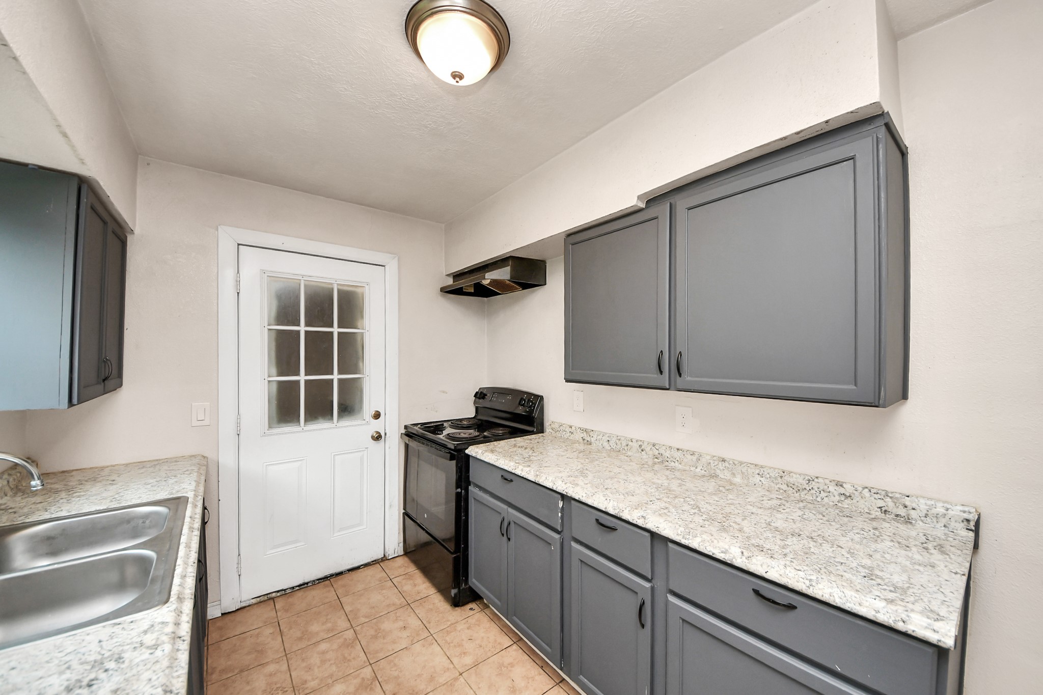 10506 Sierra Drive Property Photo 21