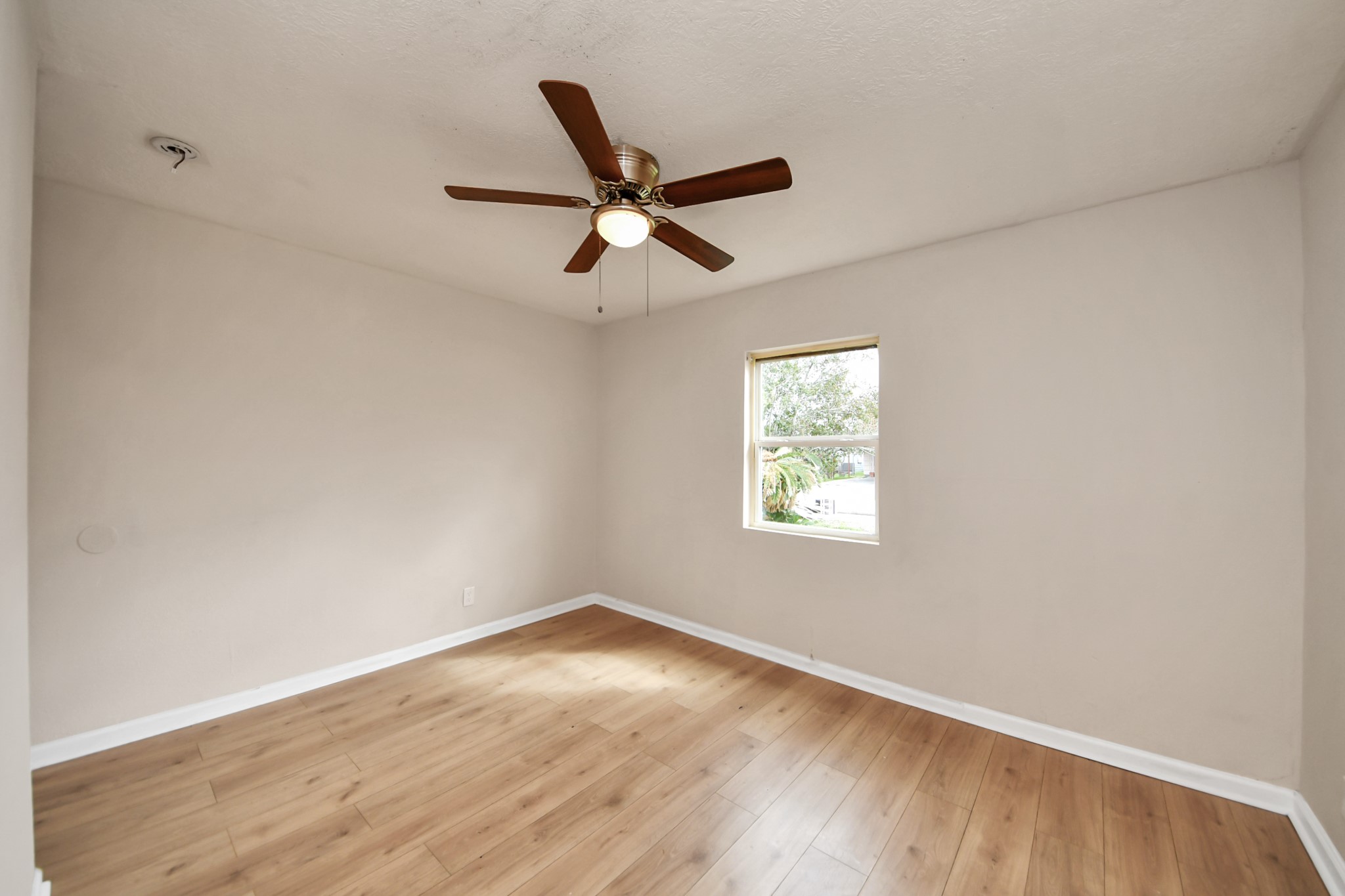 10506 Sierra Drive Property Photo 27