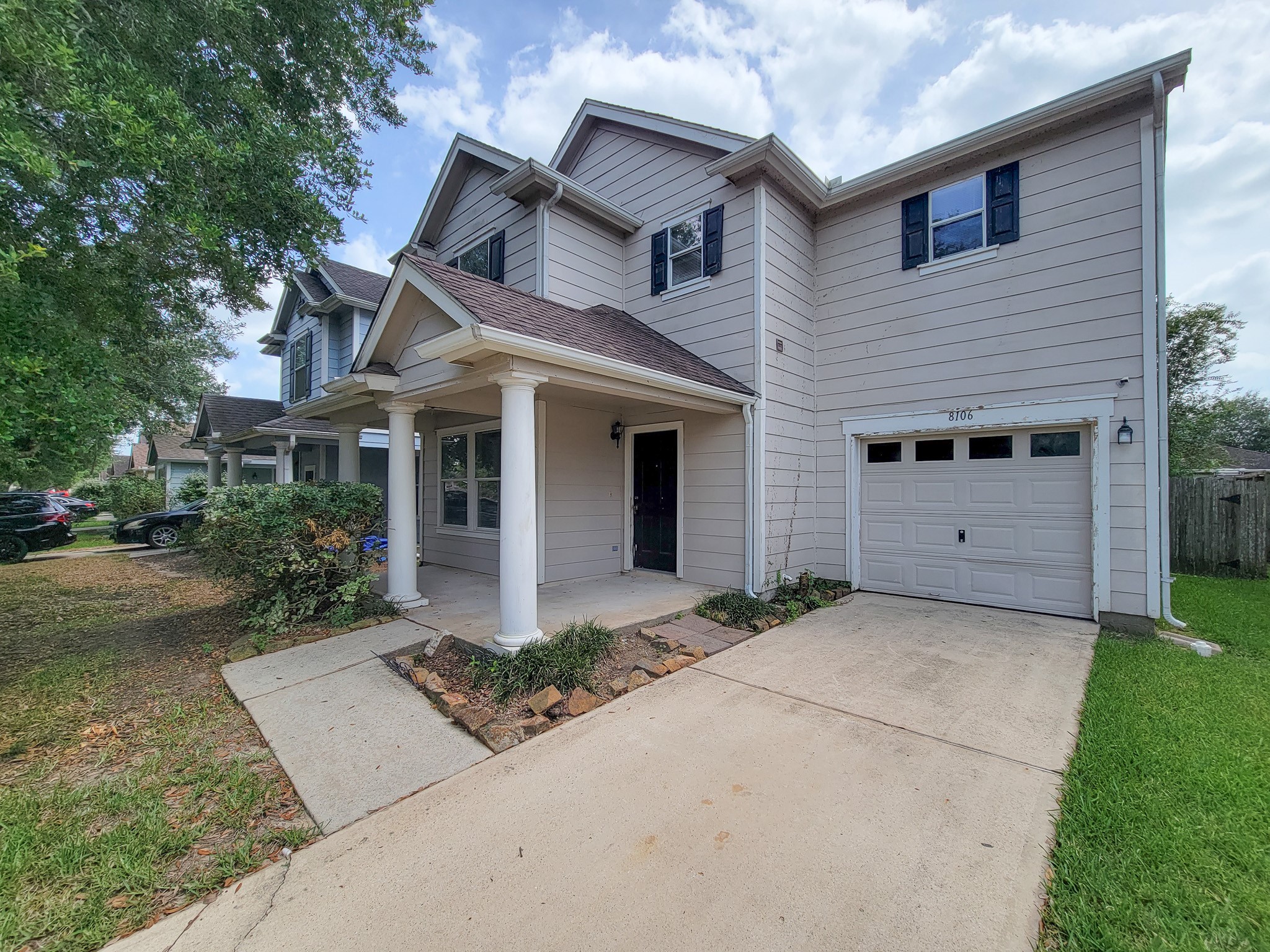 8106 Arrington Forest Lane Property Photo 2