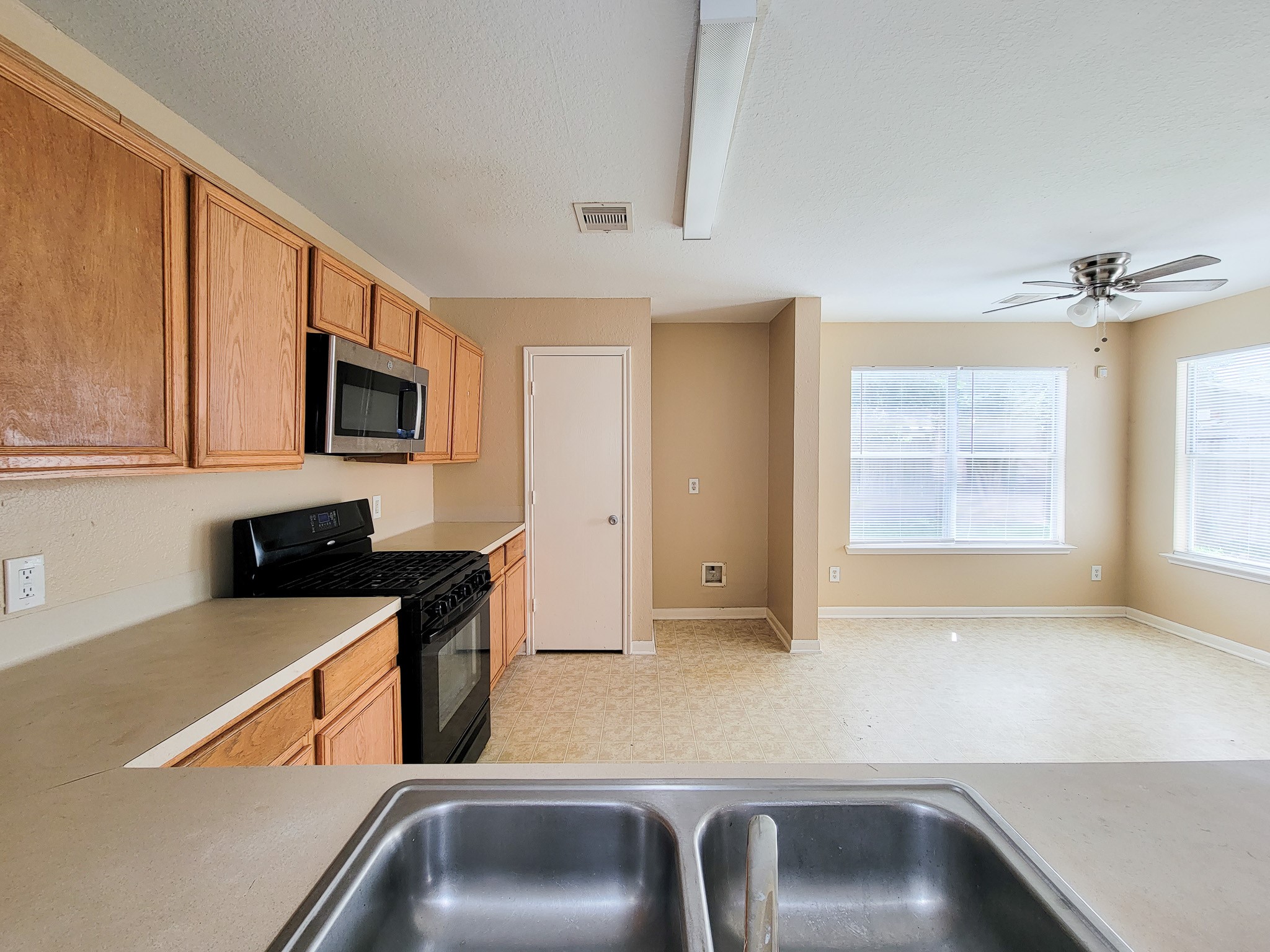 8106 Arrington Forest Lane Property Photo 13