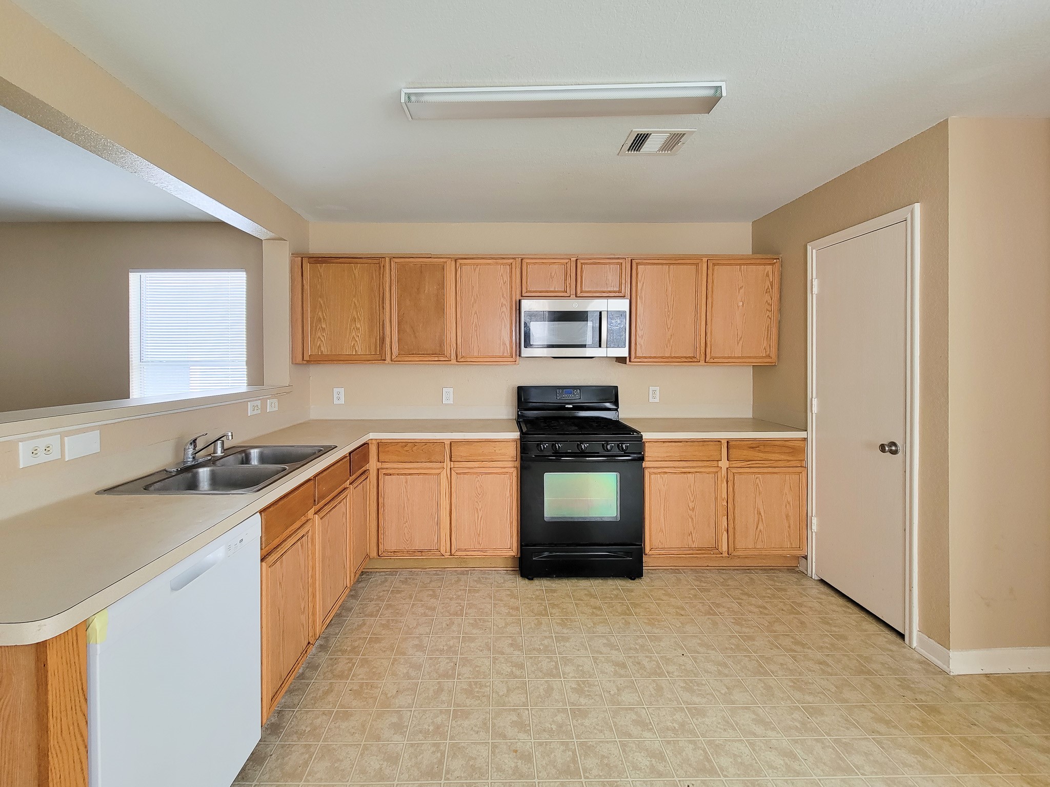 8106 Arrington Forest Lane Property Photo 15
