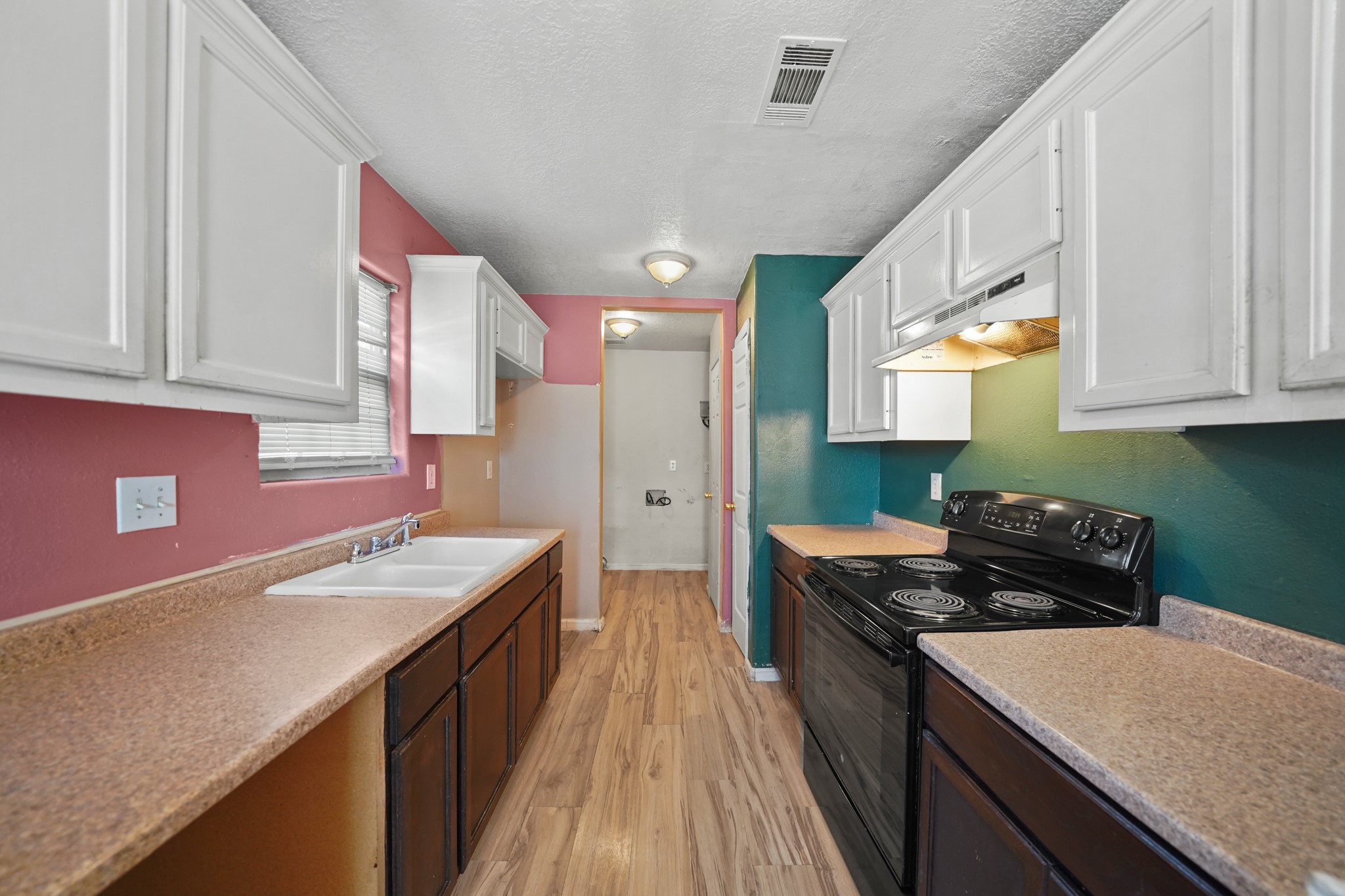 1704 Pannell Street Property Photo 4