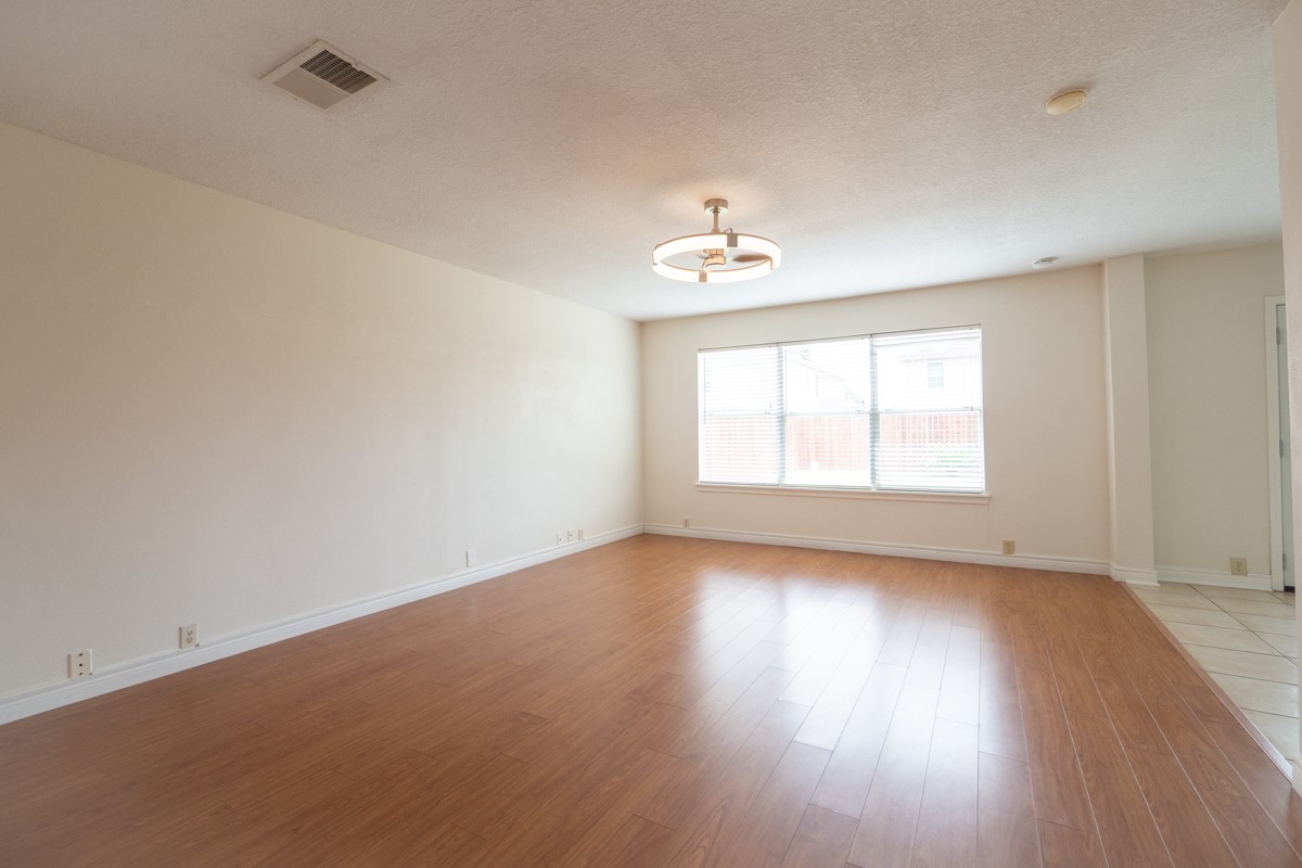 19718 Bluff Canyon Way Property Photo 6