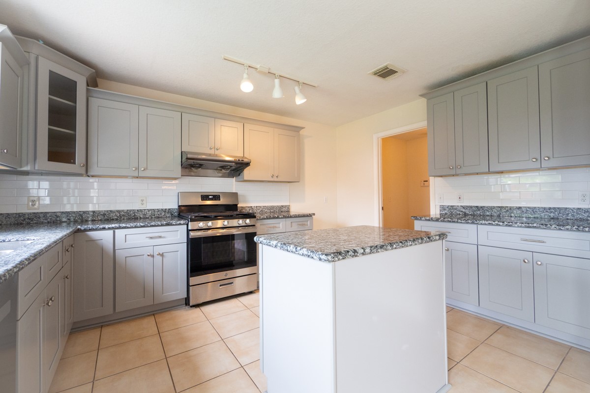 19718 Bluff Canyon Way Property Photo 11