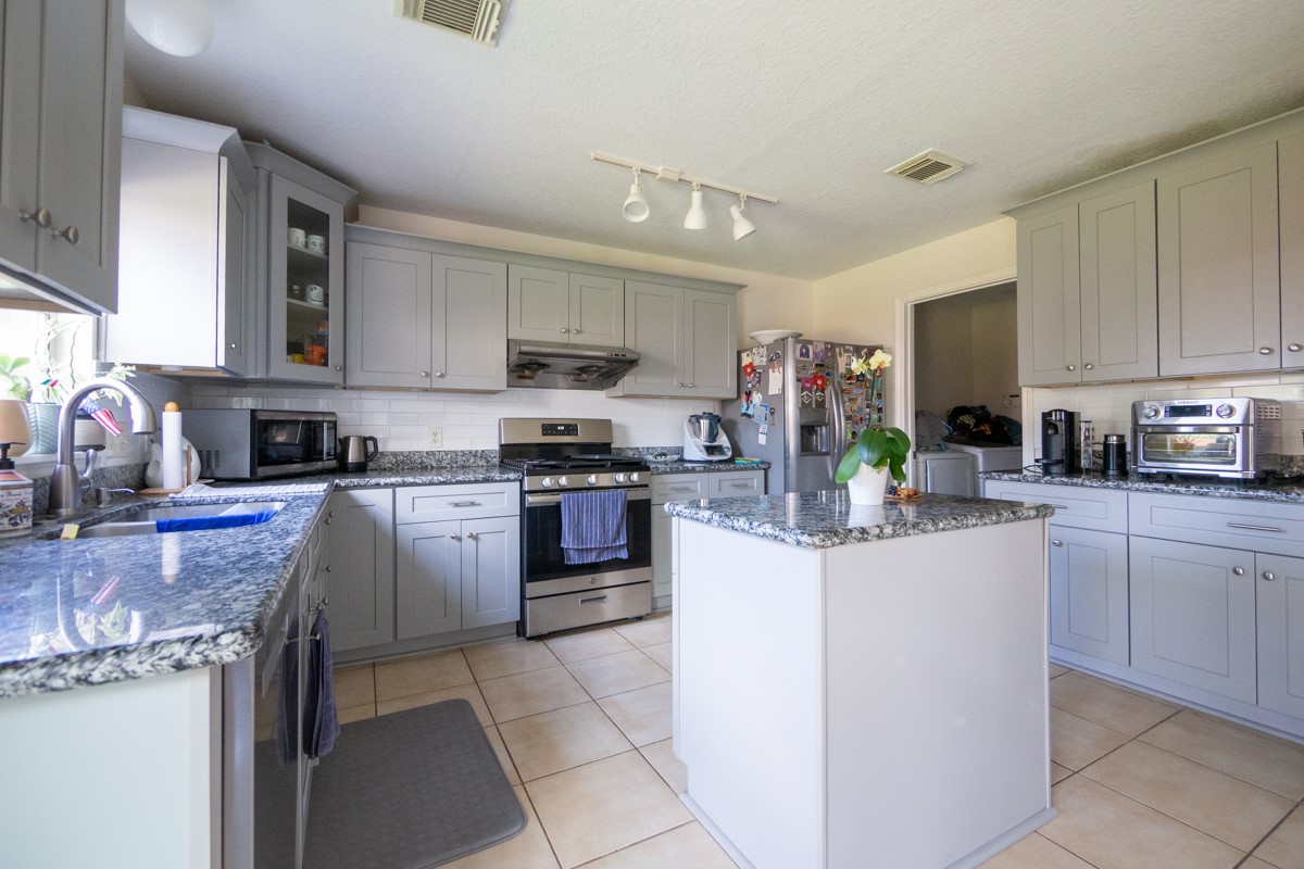 19718 Bluff Canyon Way Property Photo 12