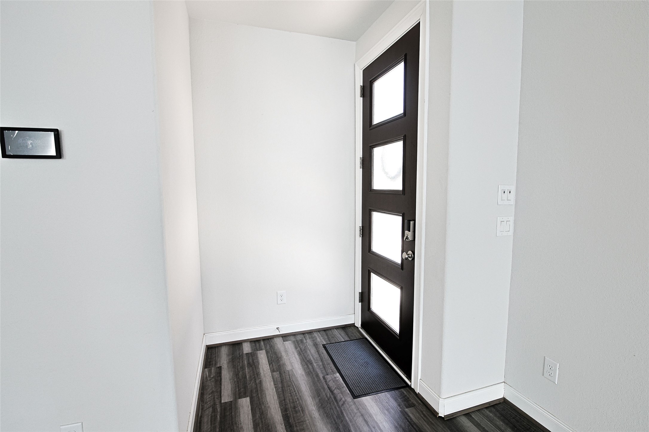 10005 Brickhouse Drive Property Photo 3