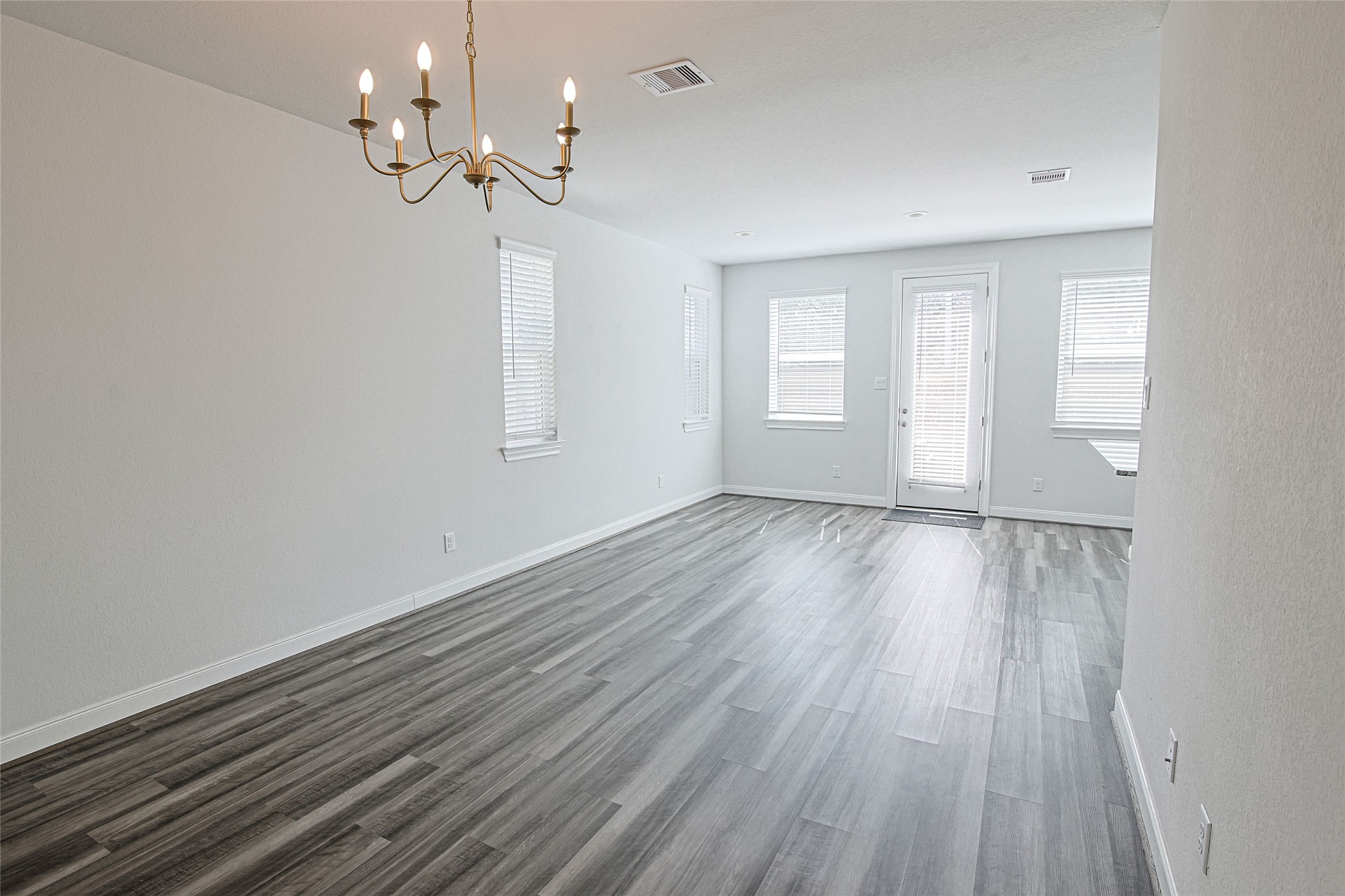10005 Brickhouse Drive Property Photo 4