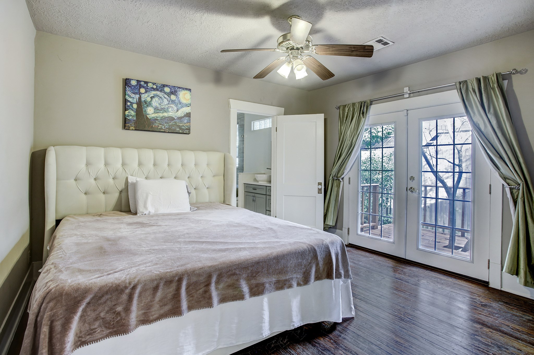 801 Le Green Street Property Photo 5