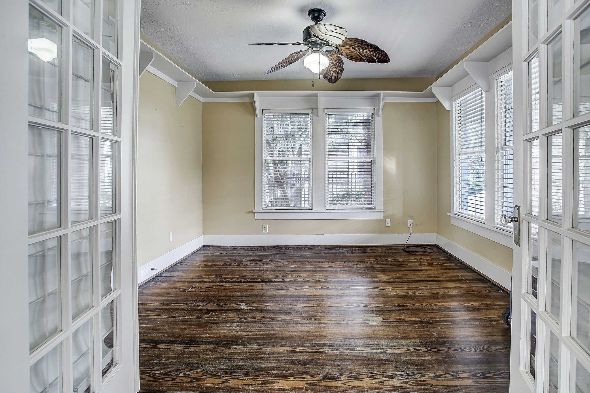 801 Le Green Street Property Photo 10