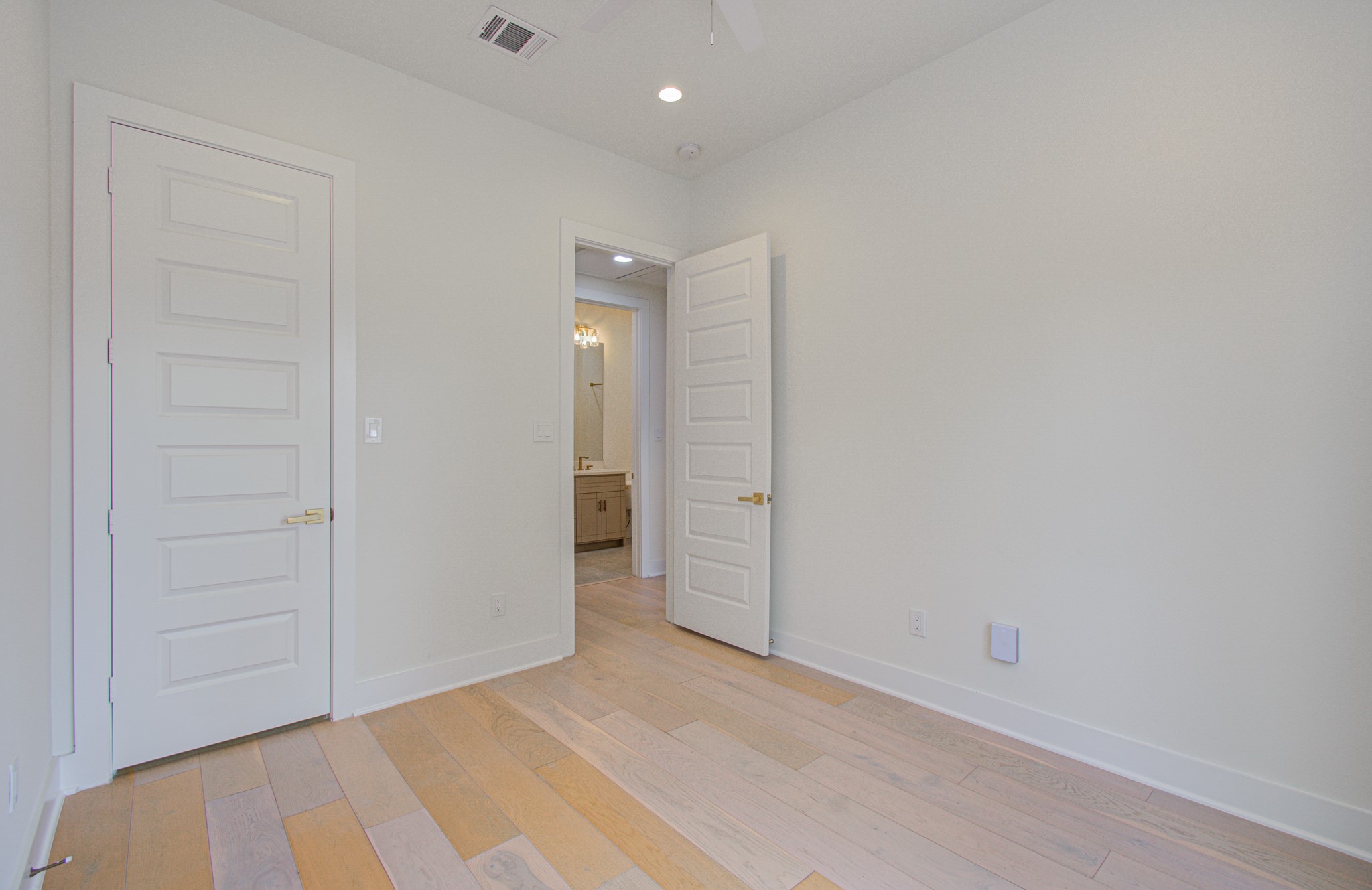 3107 Webster Street B Property Photo 8
