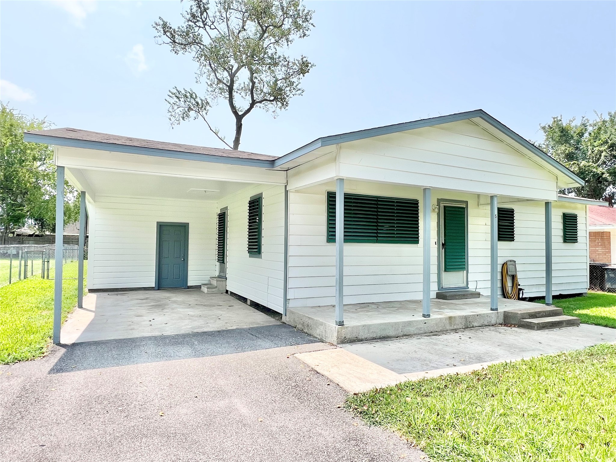 11815 15th Street Property Photo 1