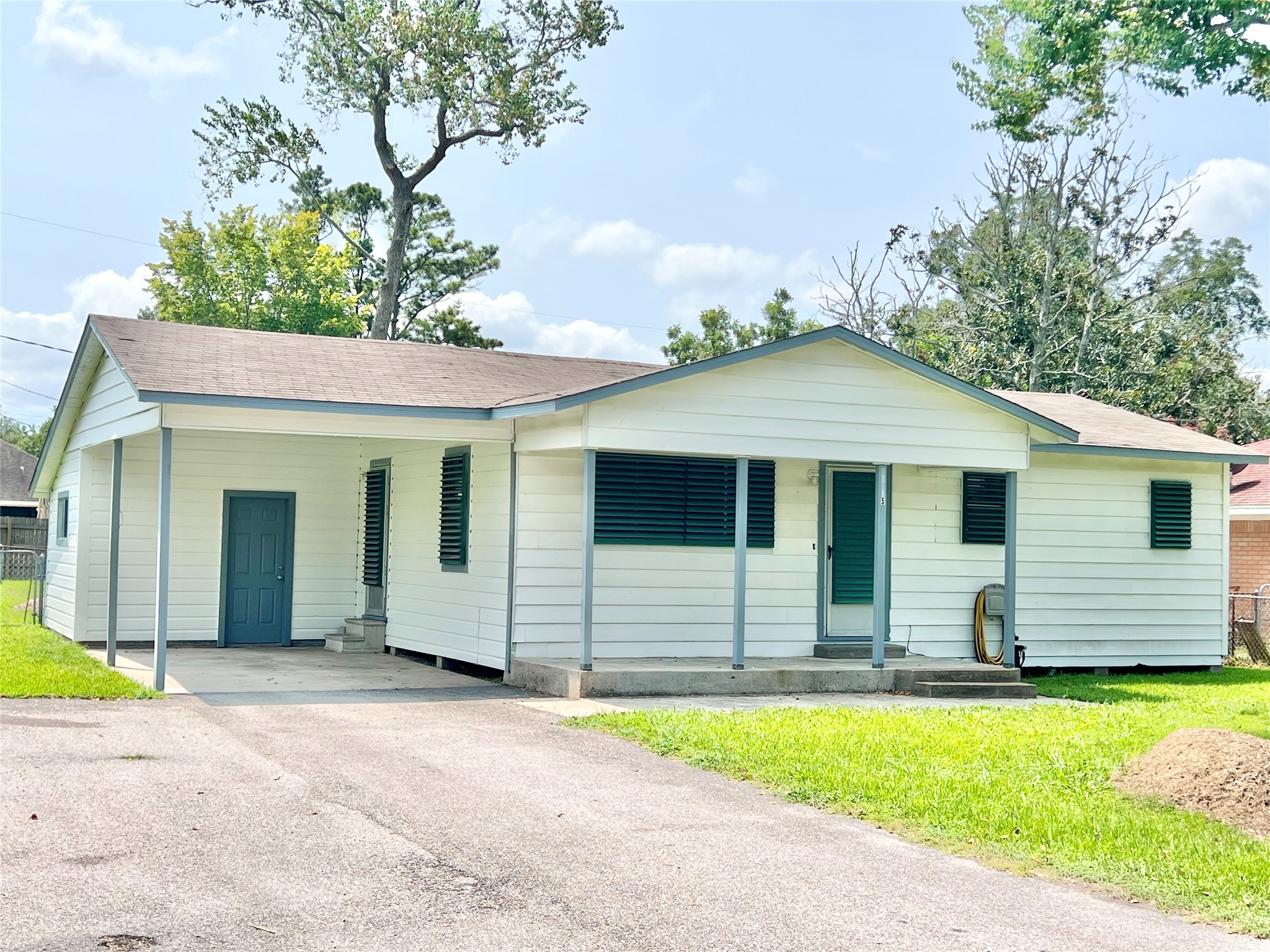 11815 15th Street Property Photo 2
