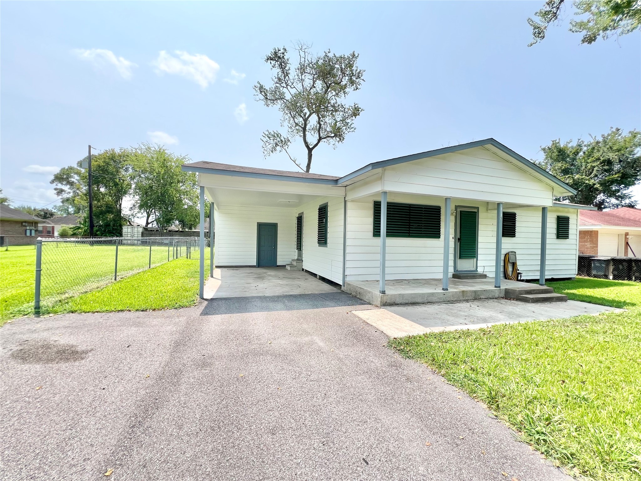 11815 15th Street Property Photo 5