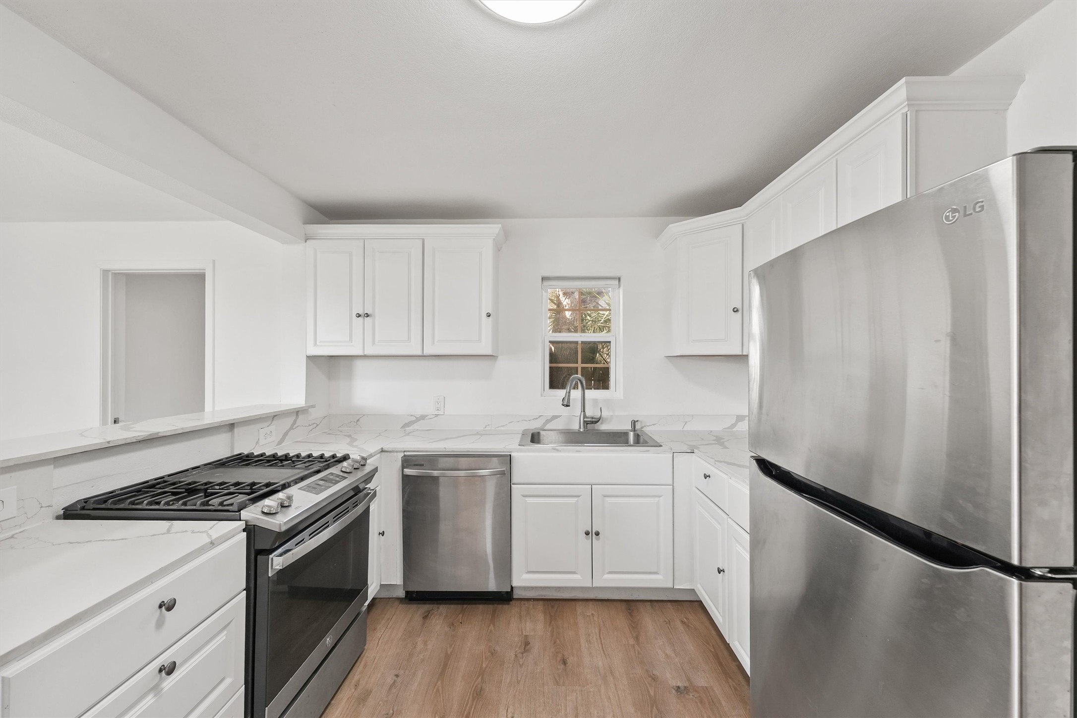 2614 59th Street Property Photo 2