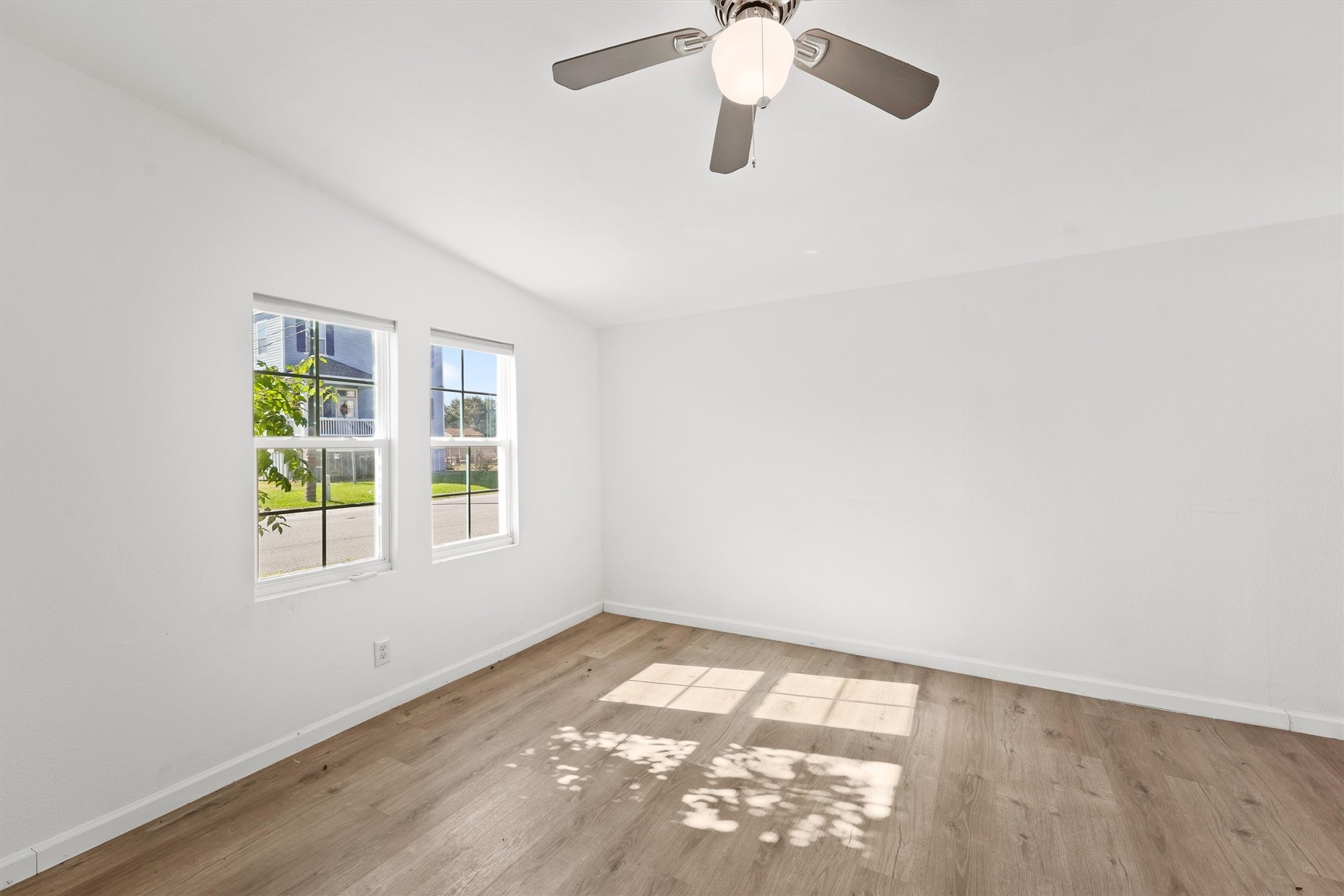 2614 59th Street Property Photo 10