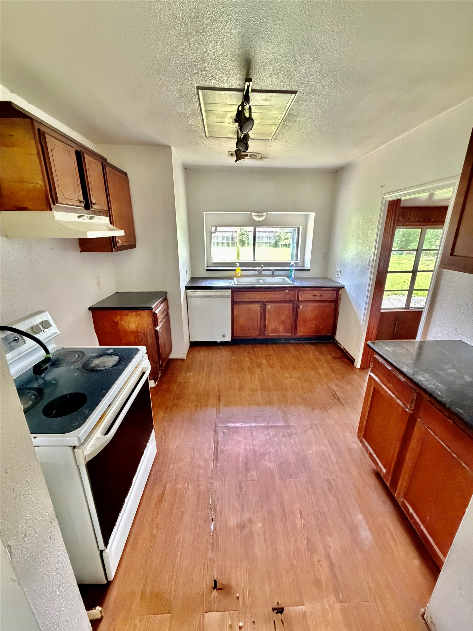 5603 Apgar Street Property Photo 6