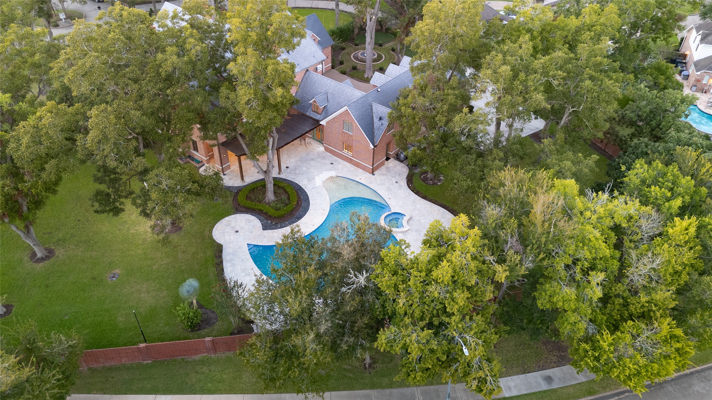 1802 Forest Gate Circle Property Photo 43