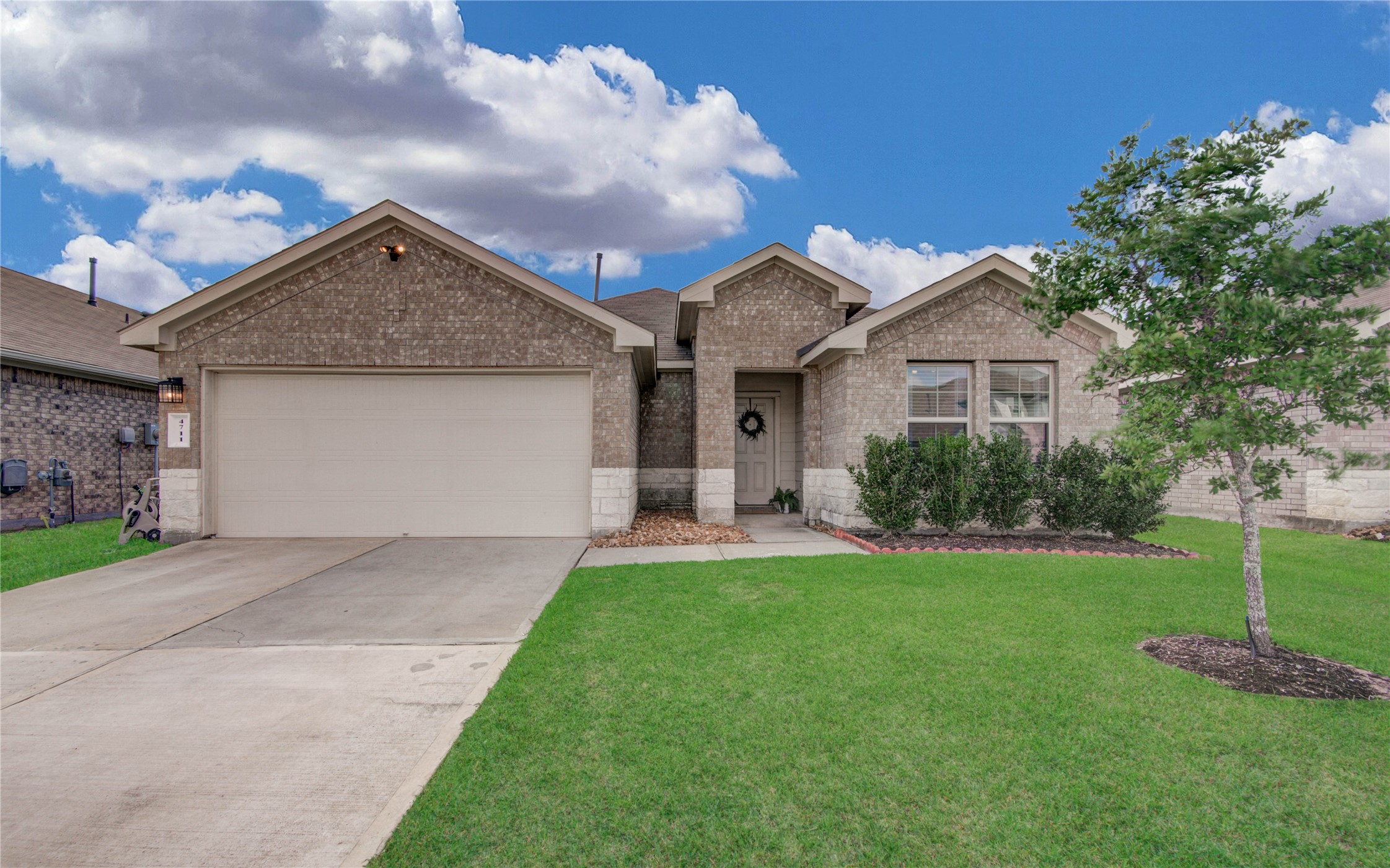 4711 Lombardy Fire Trail Property Photo