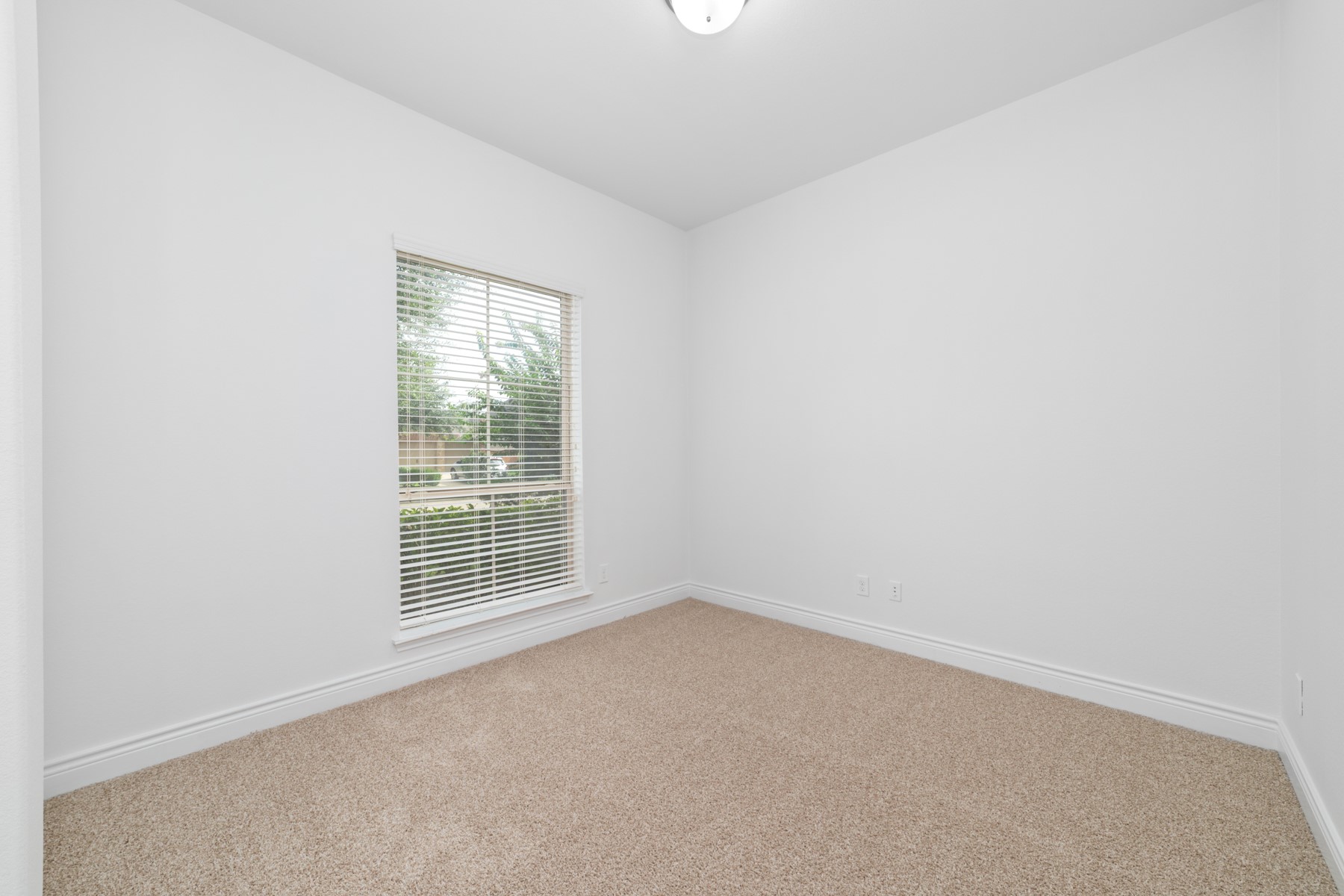 17623 Barrowfield Lane Property Photo 8