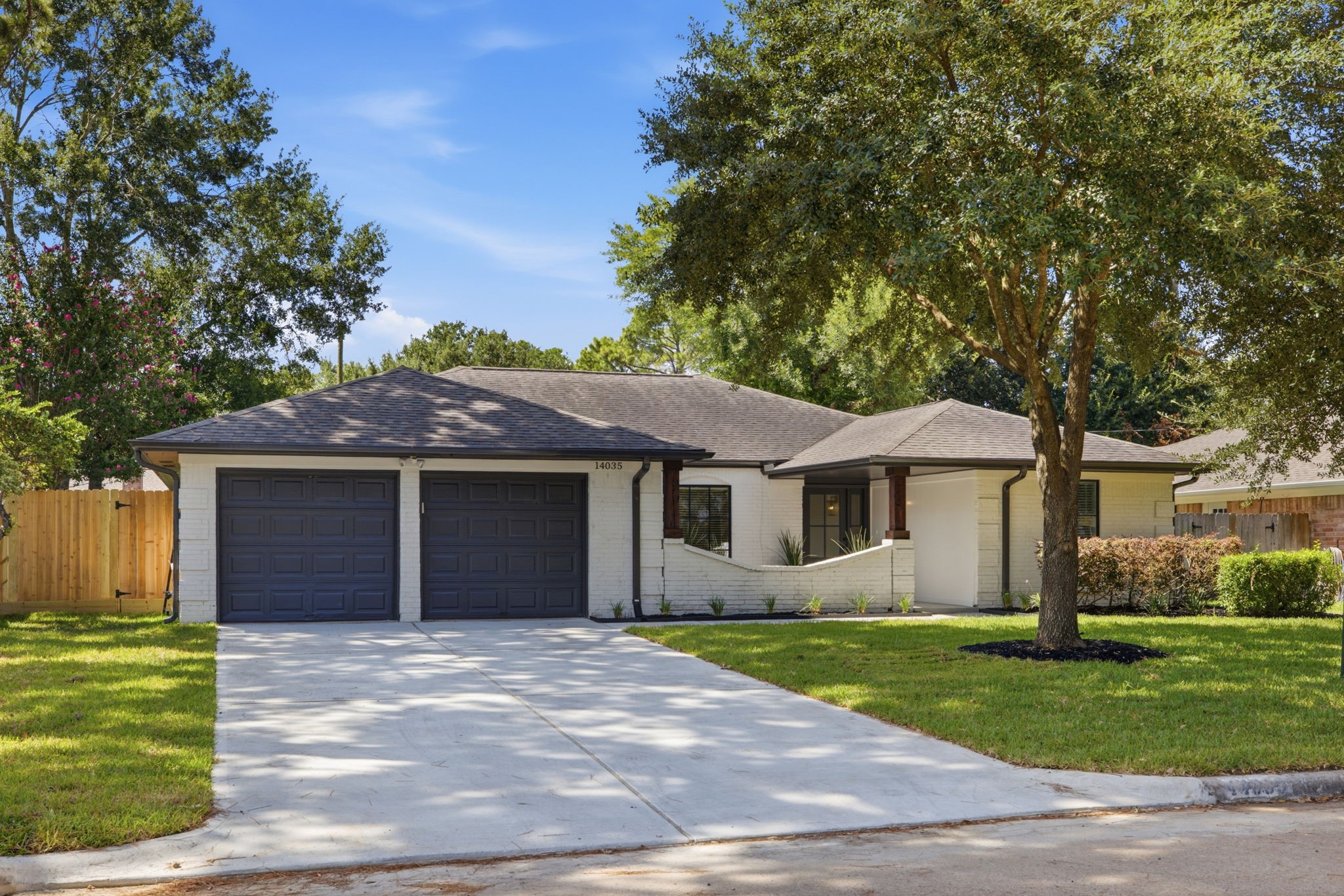 14035 Pinerock Lane Property Photo 2