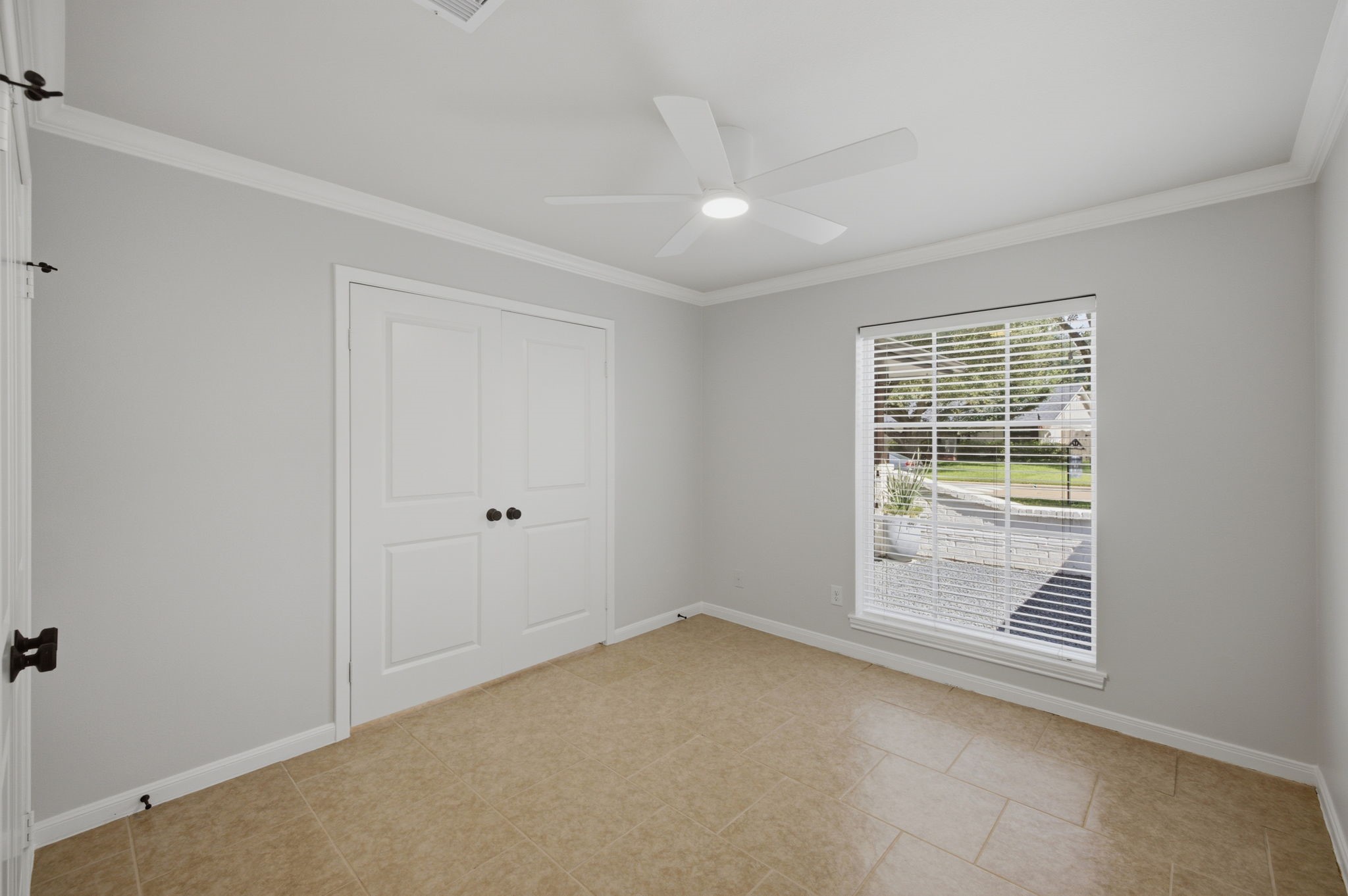 14035 Pinerock Lane Property Photo 7