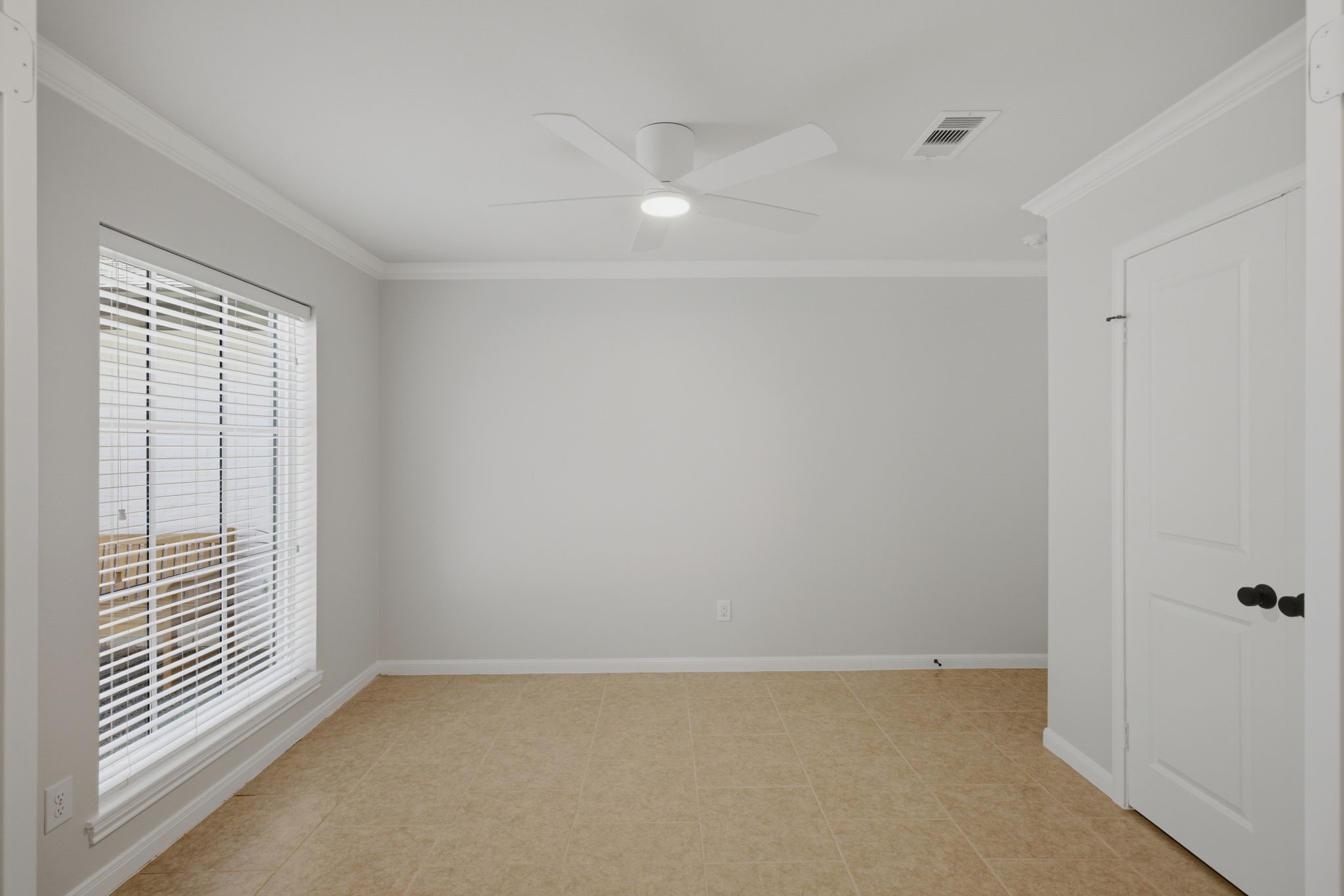 14035 Pinerock Lane Property Photo 8