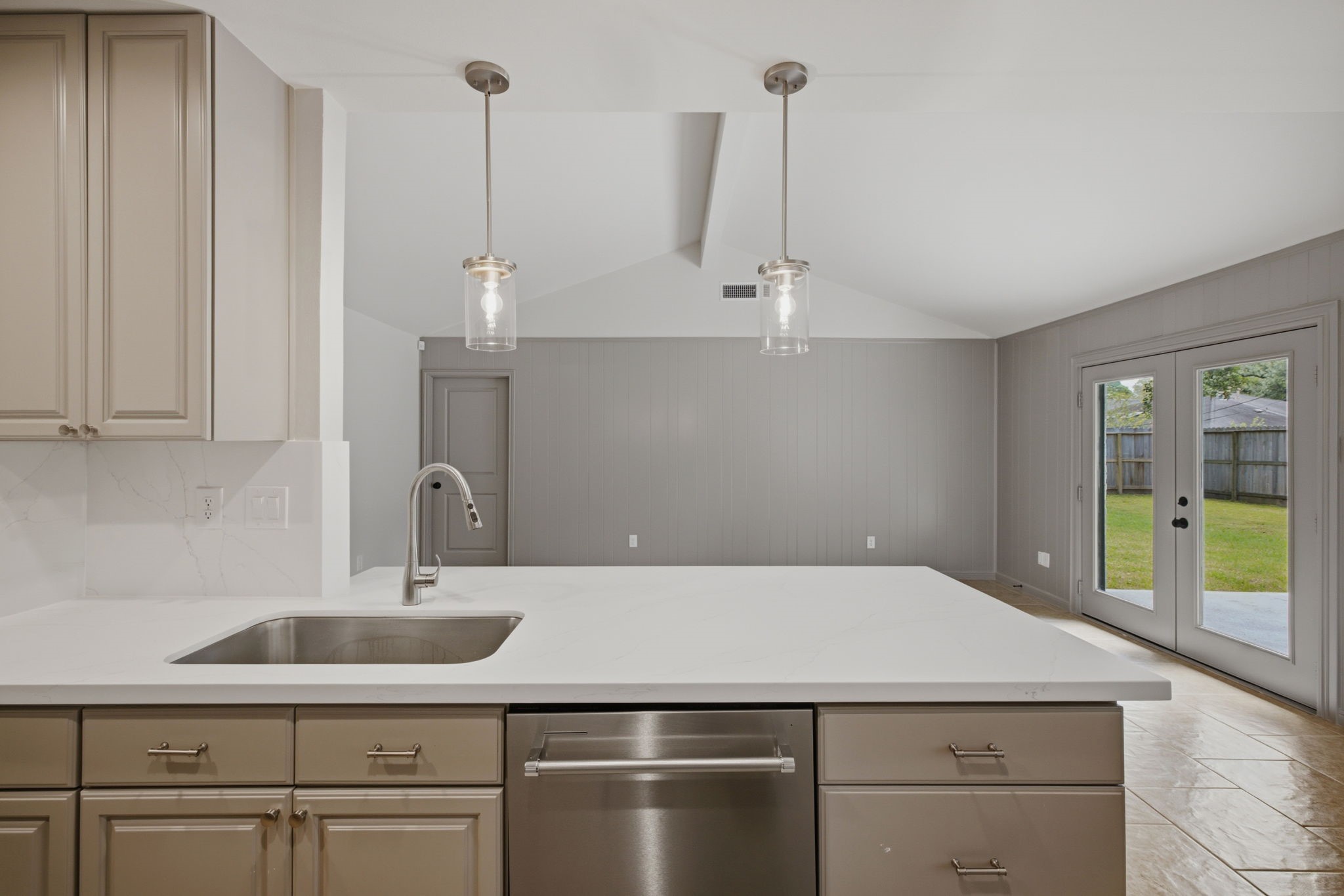 14035 Pinerock Lane Property Photo 19