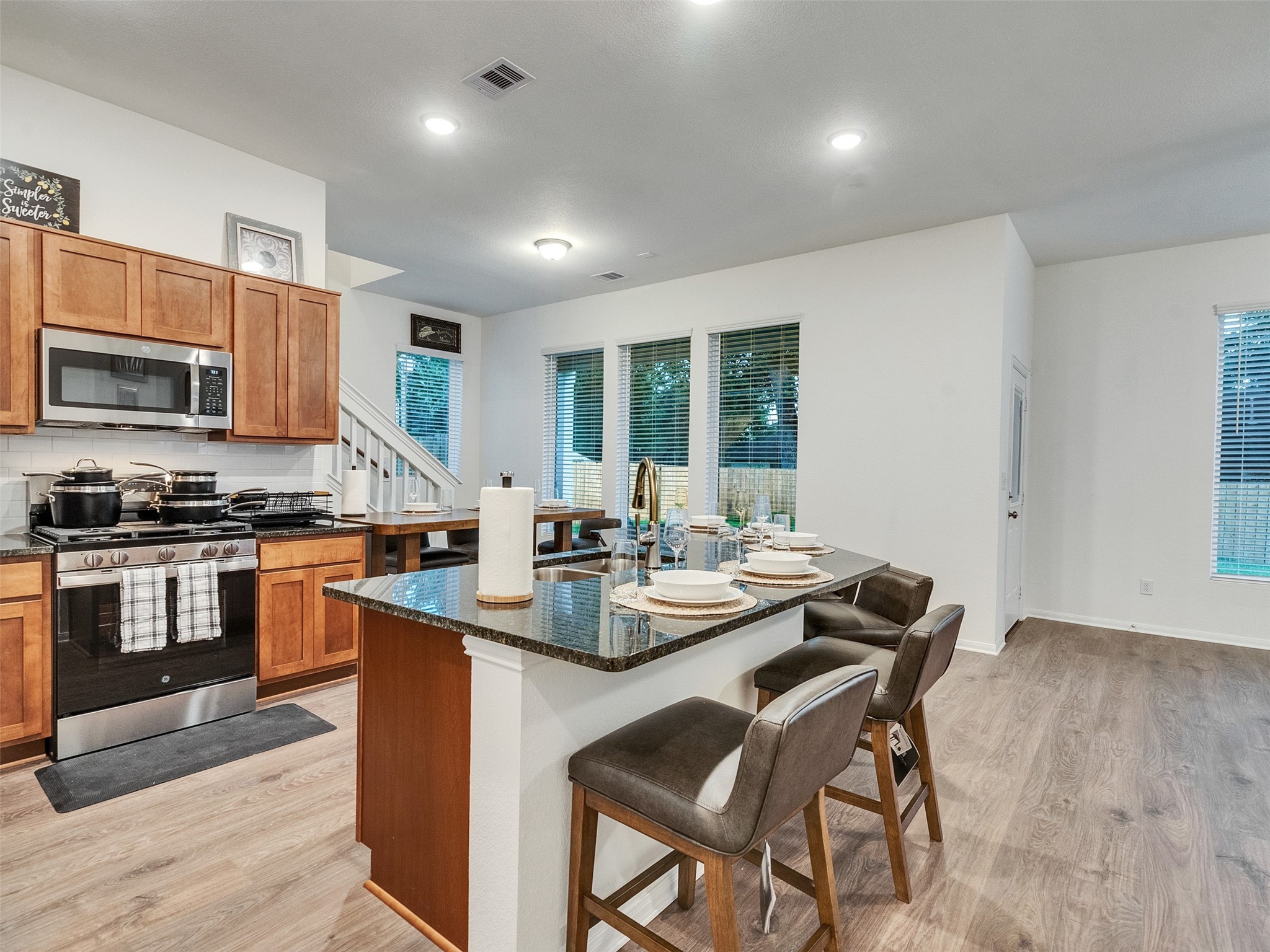 399 Magnolia Street Property Photo 4