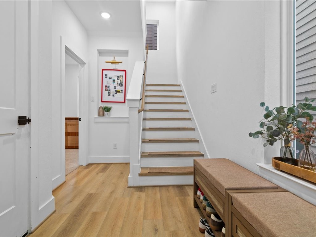 3026 Live Oak Street Property Photo 5