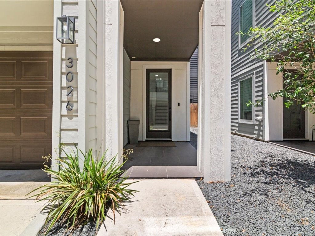 3026 Live Oak Street Property Photo 6
