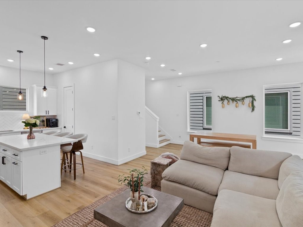 3026 Live Oak Street Property Photo 11