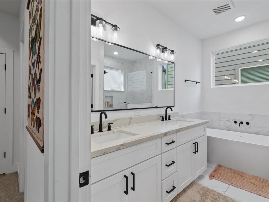 3026 Live Oak Street Property Photo 17